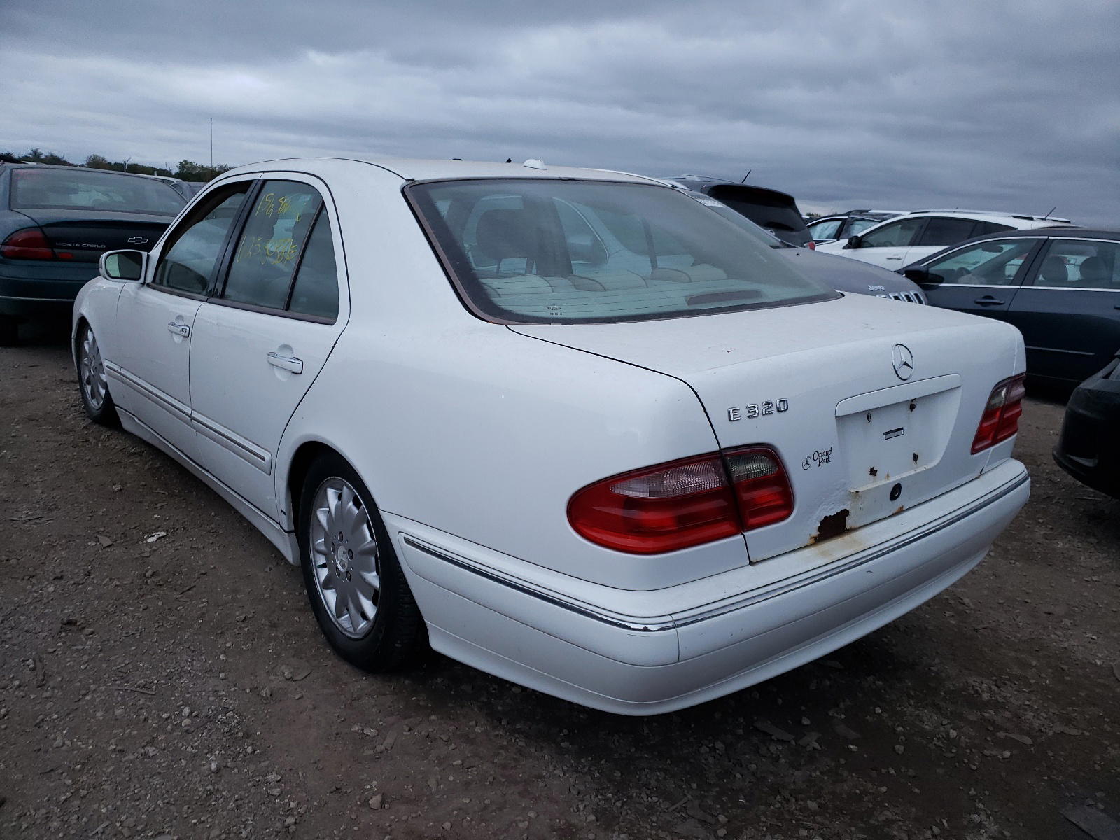 Photo 3 from auction – 2000 MERCEDES-BENZ E-320 with VIN WDBJF65J4YB135679