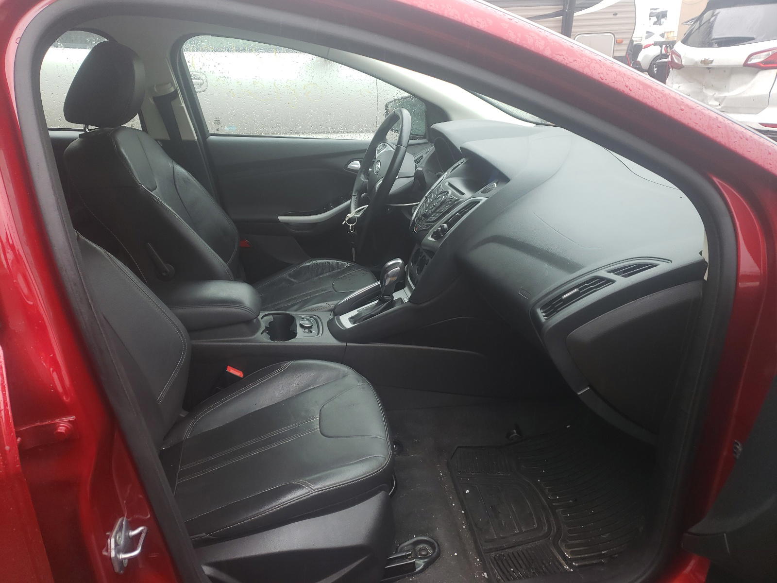 Photo 5 from auction – 2013 FORD FOCUS SE with VIN 1FADP3F25DL220140