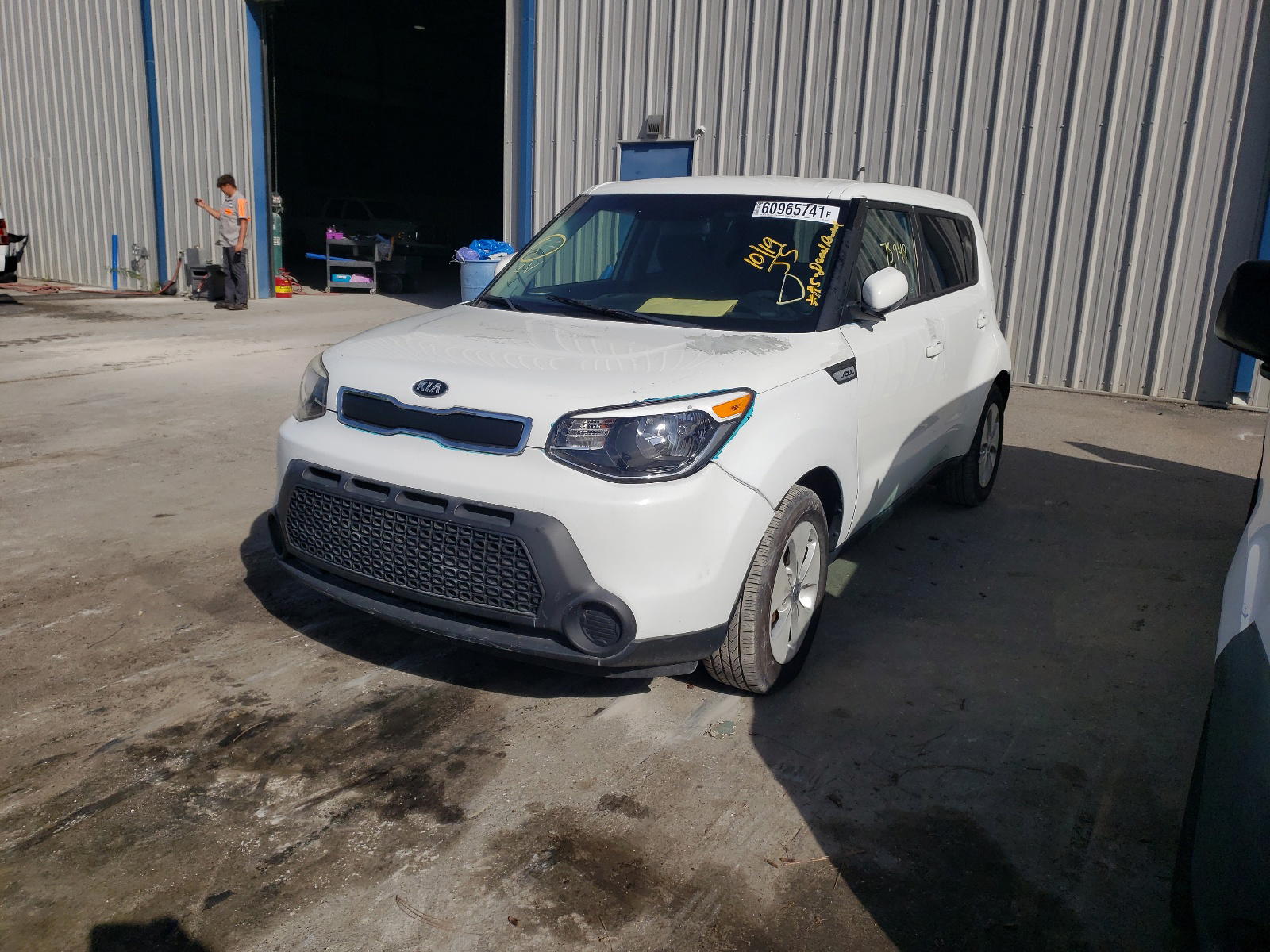 Photo 2 from auction – 2015 KIA SOUL with VIN KNDJN2A26F7775145
