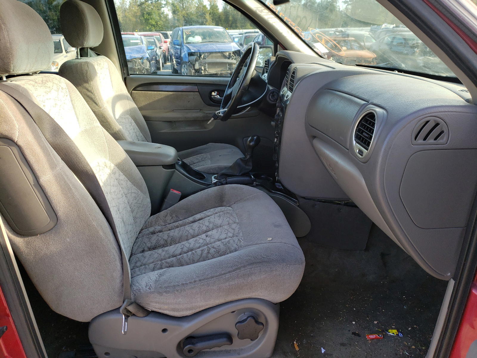 Photo 5 from auction – 2002 GMC ENVOY with VIN 1GKDT13S822476763