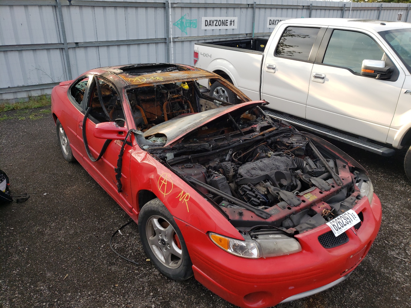 Photo 9 from auction – 2000 PONTIAC GRAND PRIX with VIN 1G2WP12K0YF162041