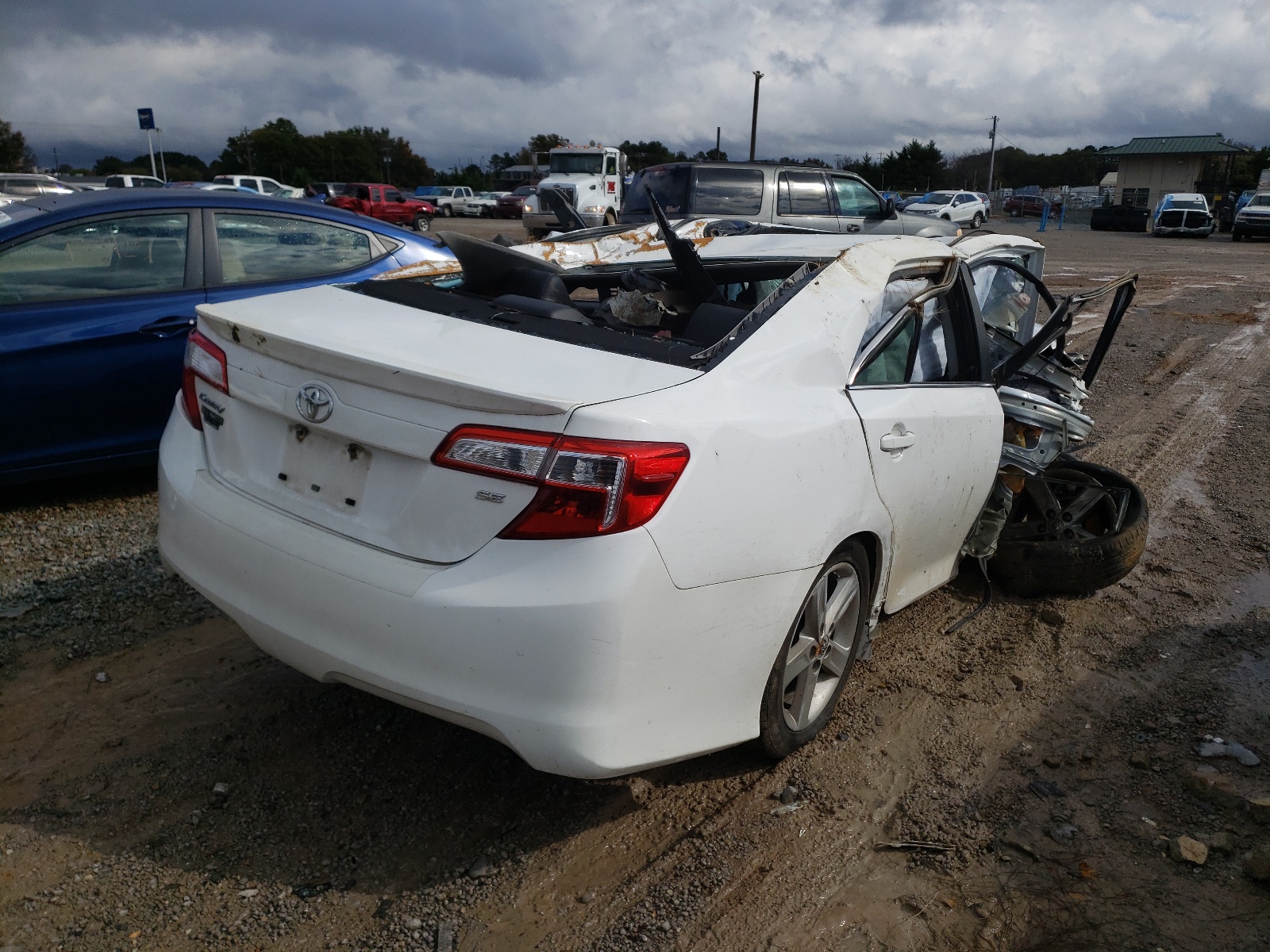 Photo 4 from auction – 2013 TOYOTA CAMRY L with VIN 4T1BF1FK1DU285940