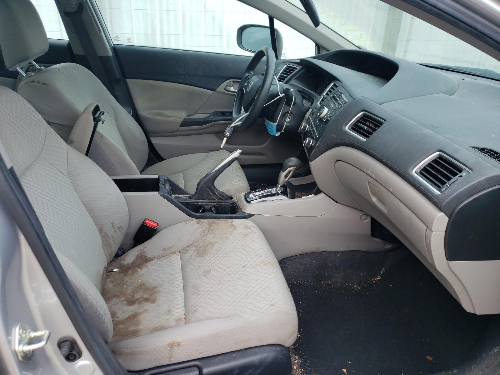 Photo 5 from auction – 2014 HONDA CIVIC LX with VIN 19XFB2F56EE002322