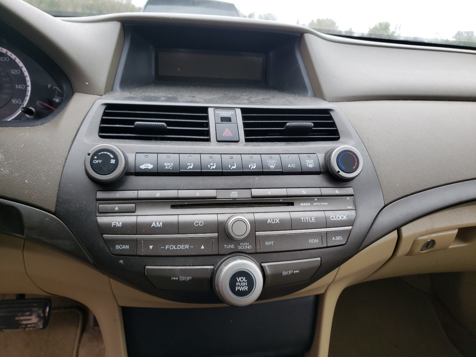 Photo 9 from auction – 2010 HONDA ACCORD LXP with VIN 1HGCP2F45AA136295