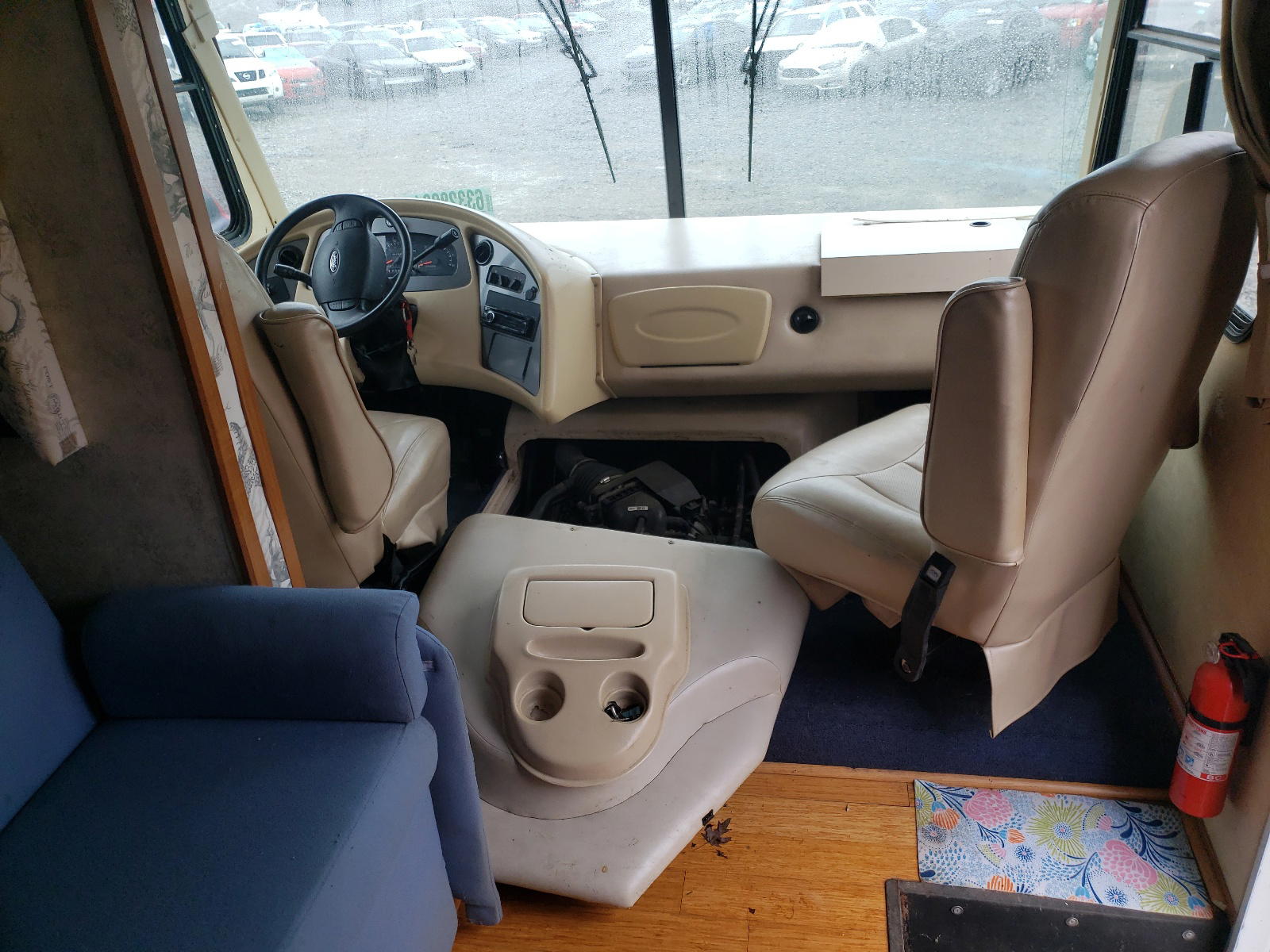 Photo 5 from auction – 2004 COAH TL with VIN 1FCNF53S720A09408