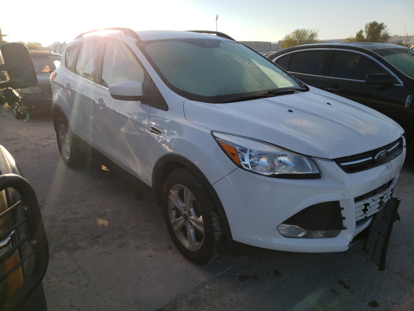 FORD ESCAPE SE 2015 with VIN 1FMCU0G96FUB70852 - Photo from auction