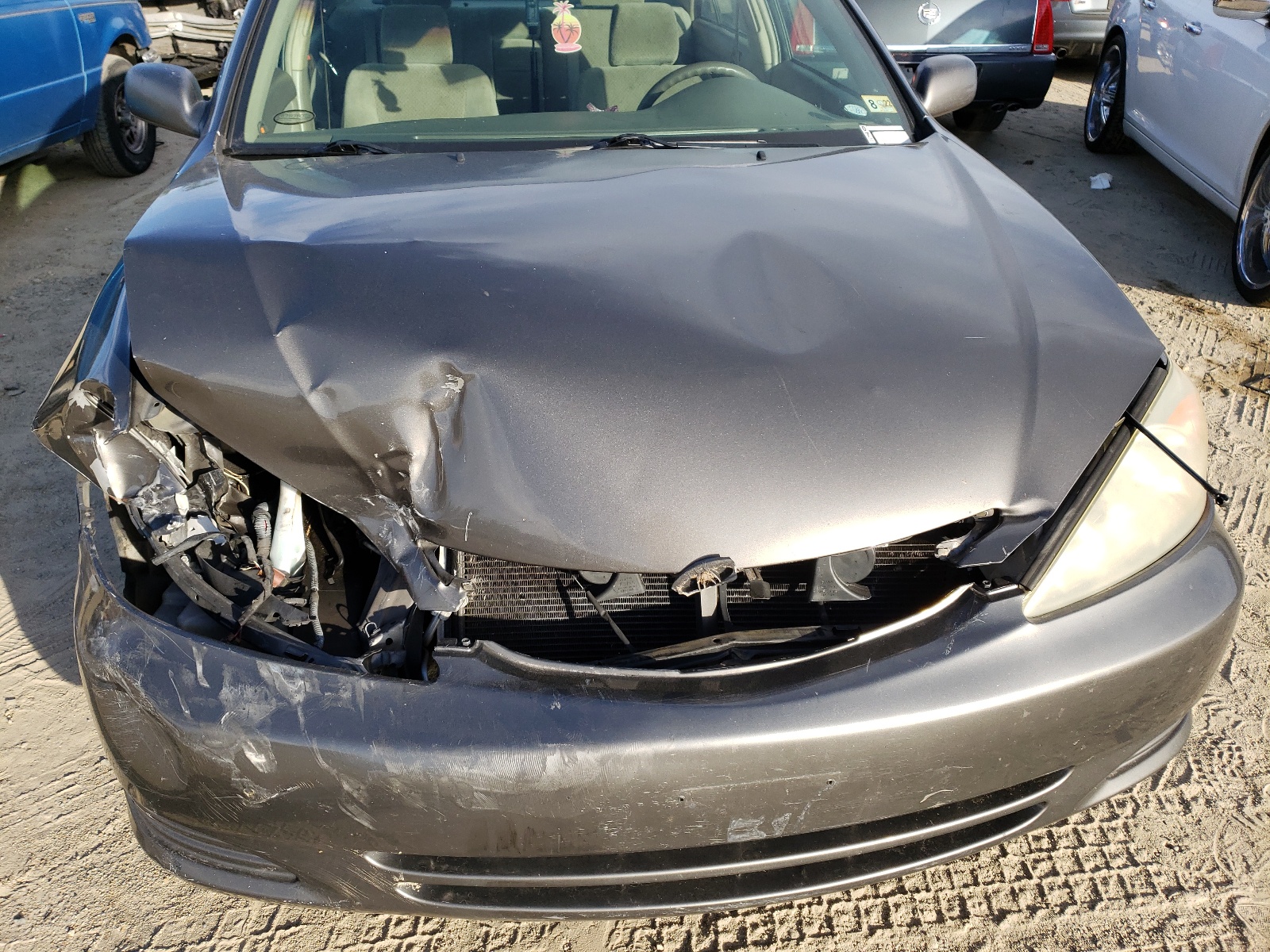 Photo 7 from auction – 2004 TOYOTA CAMRY LE with VIN 4T1BE32K74U933981