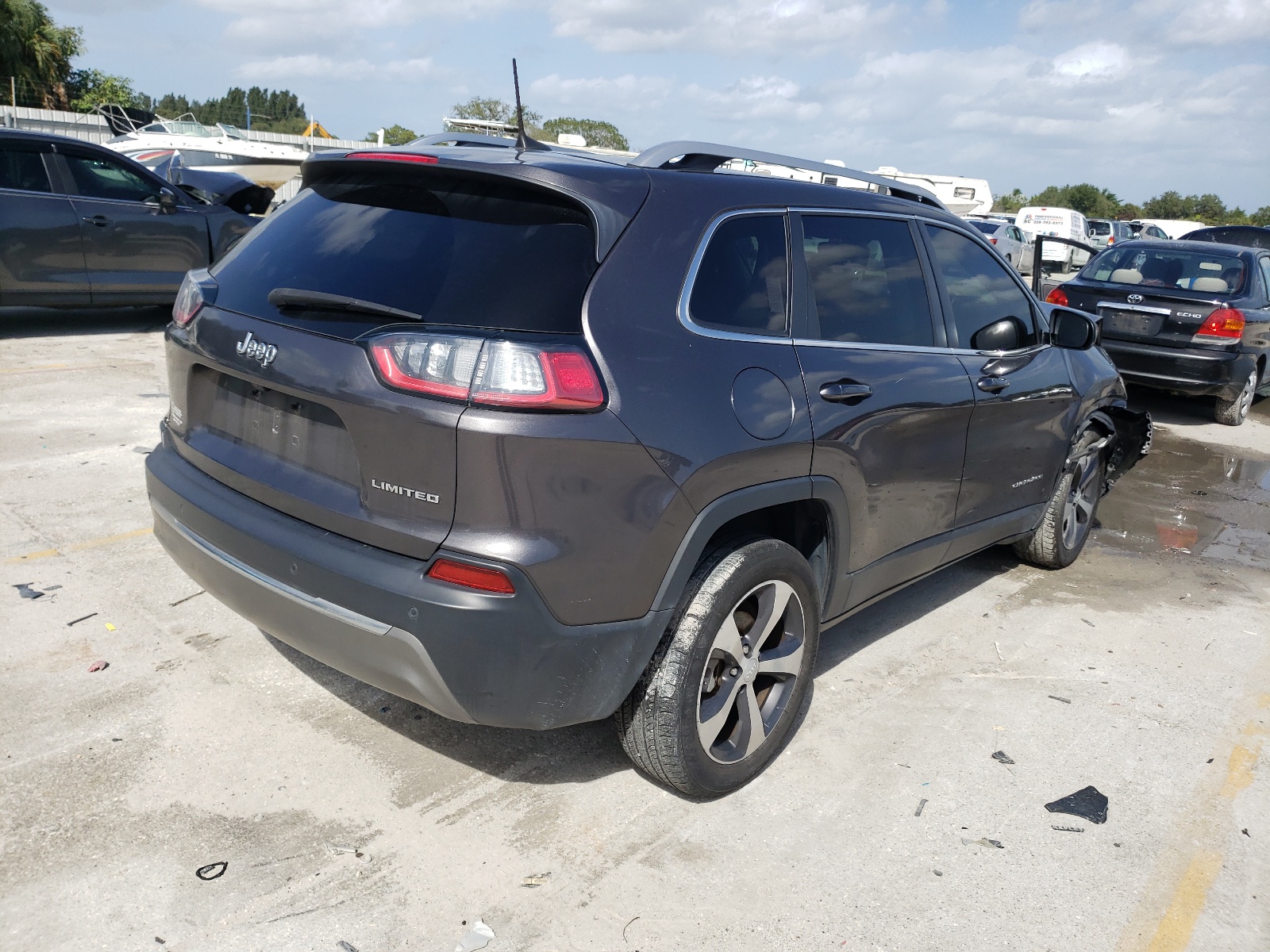 Photo 4 from auction – 2019 JEEP CHEROKEE L with VIN 1C4PJLDB4KD340921