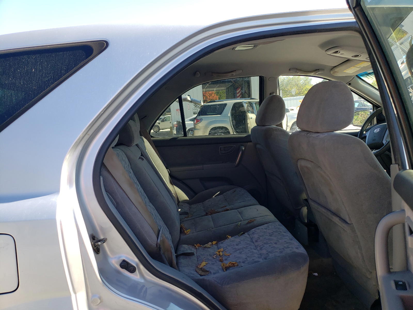 Photo 6 from auction – 2007 KIA SORENTO EX with VIN KNDJD736775714917