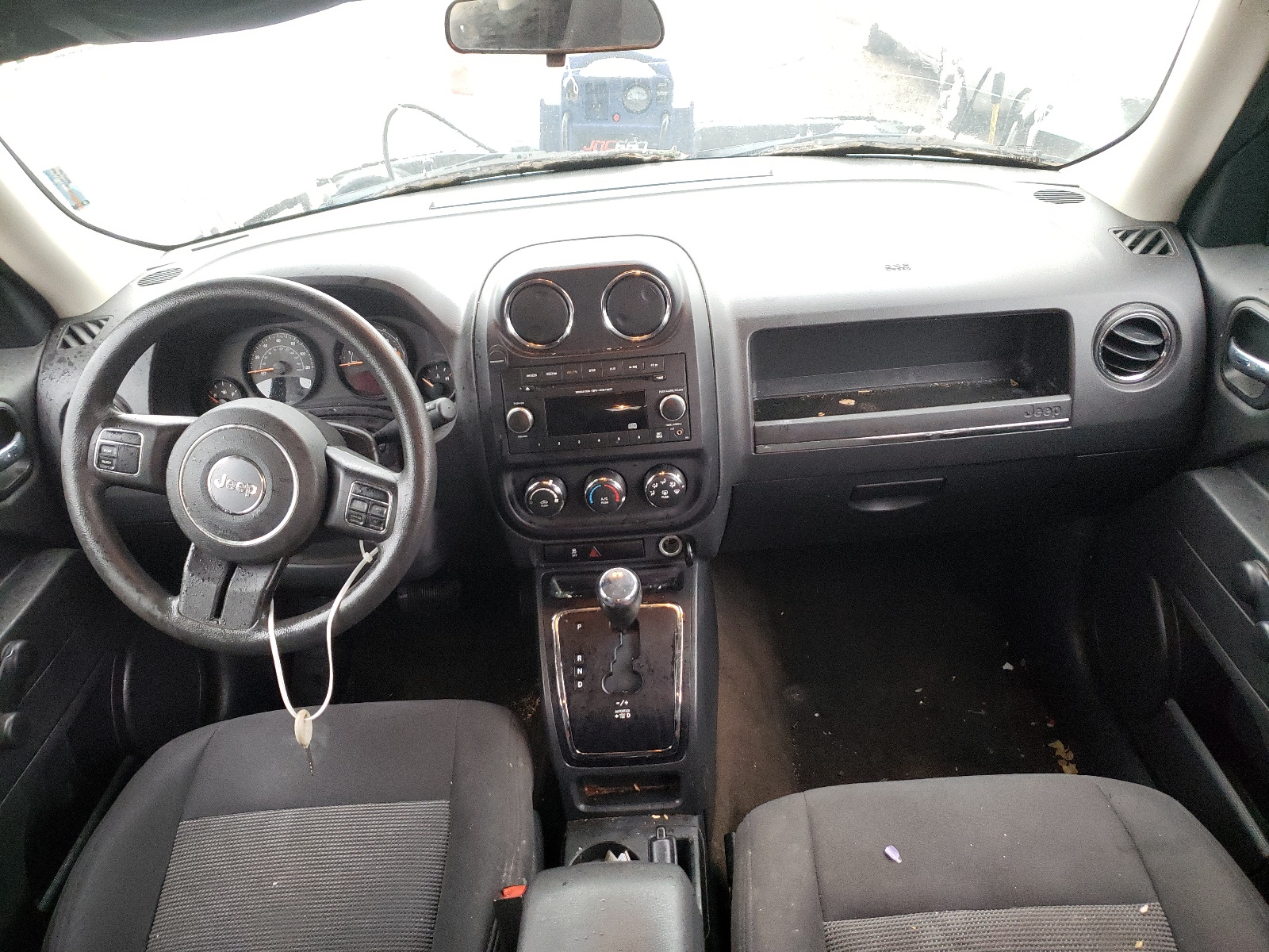 Photo 9 from auction – 2015 JEEP PATRIOT with VIN 1C4NJPBA6FD399354