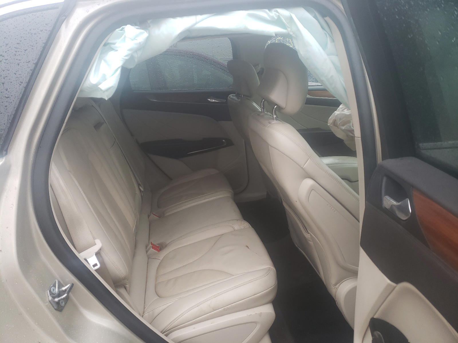 Photo 6 from auction – 2017 LINCOLN MKC SELECT with VIN 5LMCJ2D98HUL51685