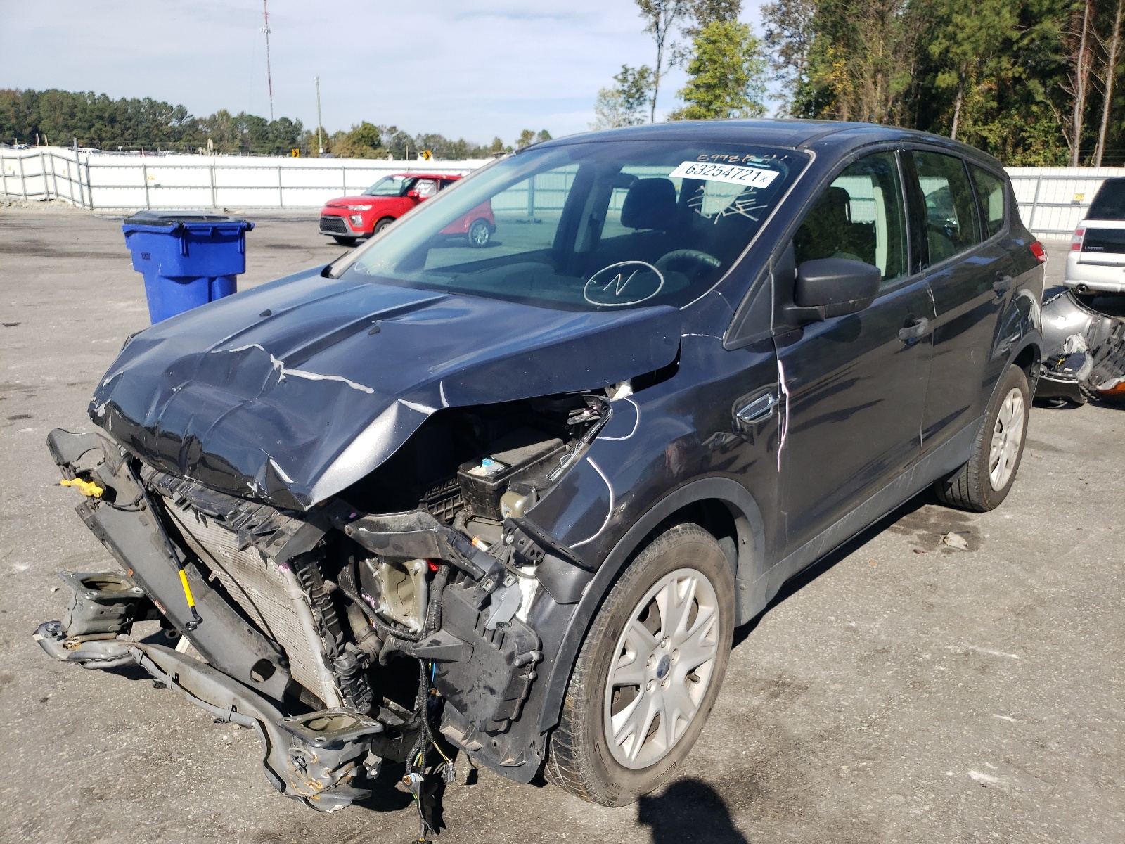 Фото 2 с аукциона – 2015 FORD ESCAPE S с VIN 1FMCU0F78FUB56922