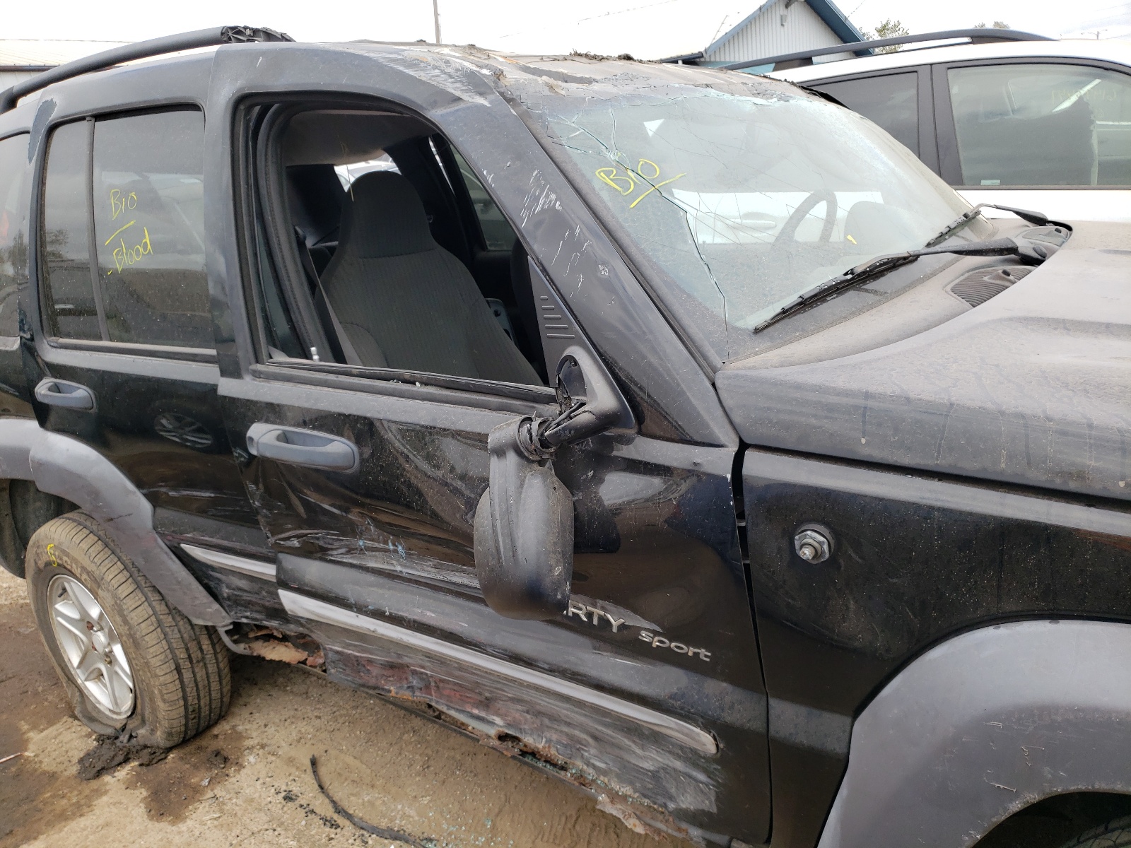 Photo 9 from auction – 2002 JEEP LIBERTY SP with VIN 1J4GL48K92W281437