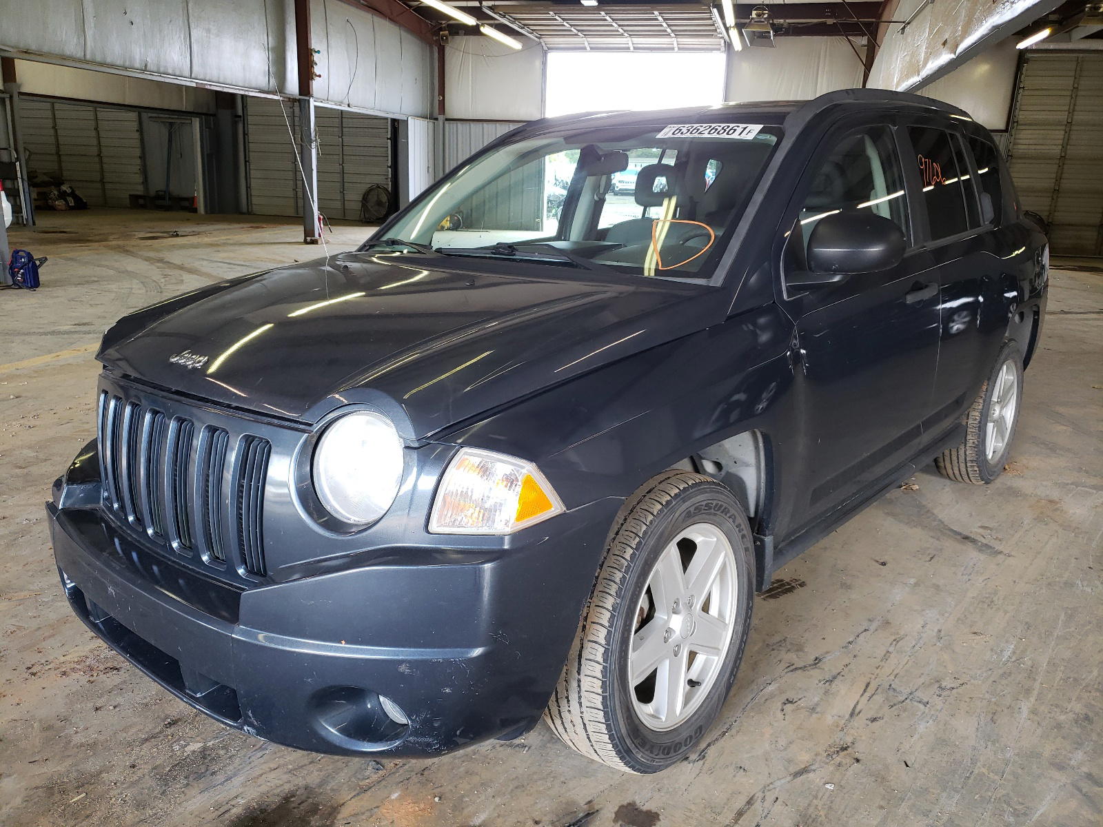 Photo 2 from auction – 2007 JEEP COMPASS with VIN 1J8FT47W37D390252