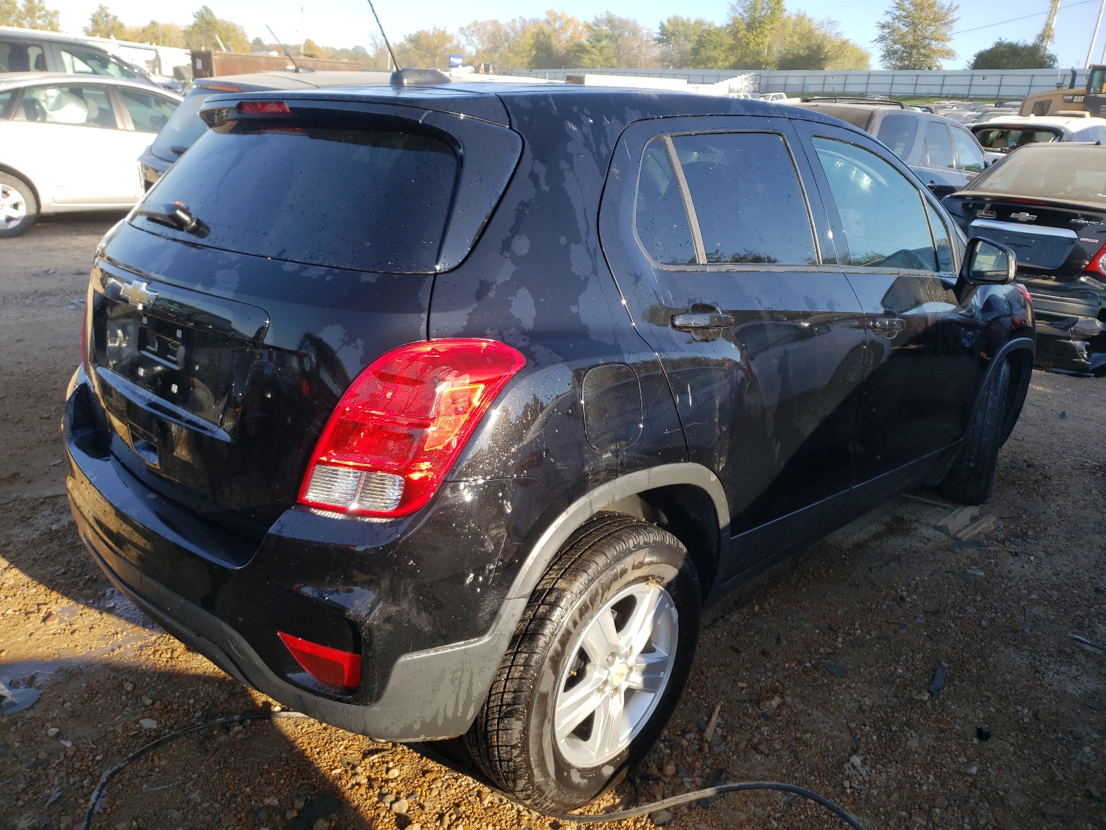Photo 4 from auction – 2020 CHEVROLET TRAX LS with VIN 3GNCJKSB9LL115683