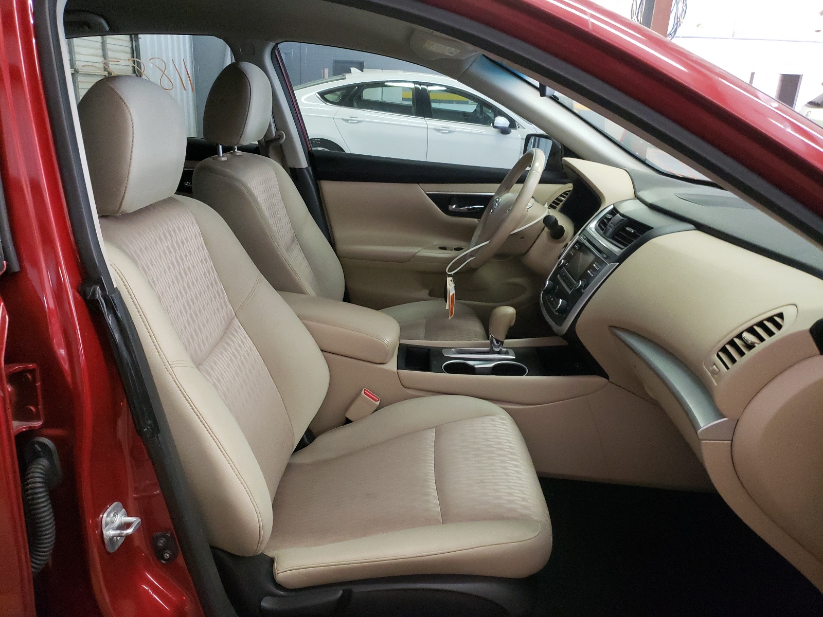 Photo 5 from auction – 2016 NISSAN ALTIMA 2.5 with VIN 1N4AL3AP0GC121201