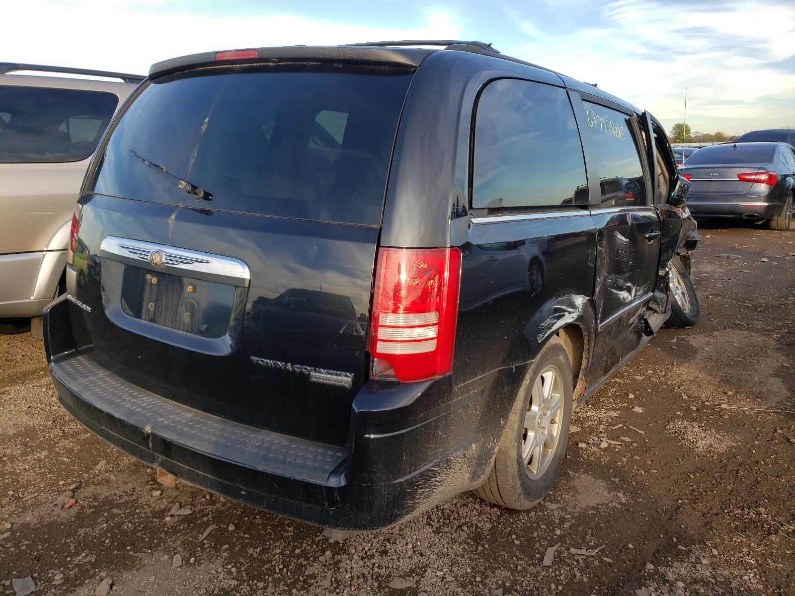Photo 4 from auction – 2010 CHRYSLER TOWN & COU with VIN 2A4RR5D15AR212598