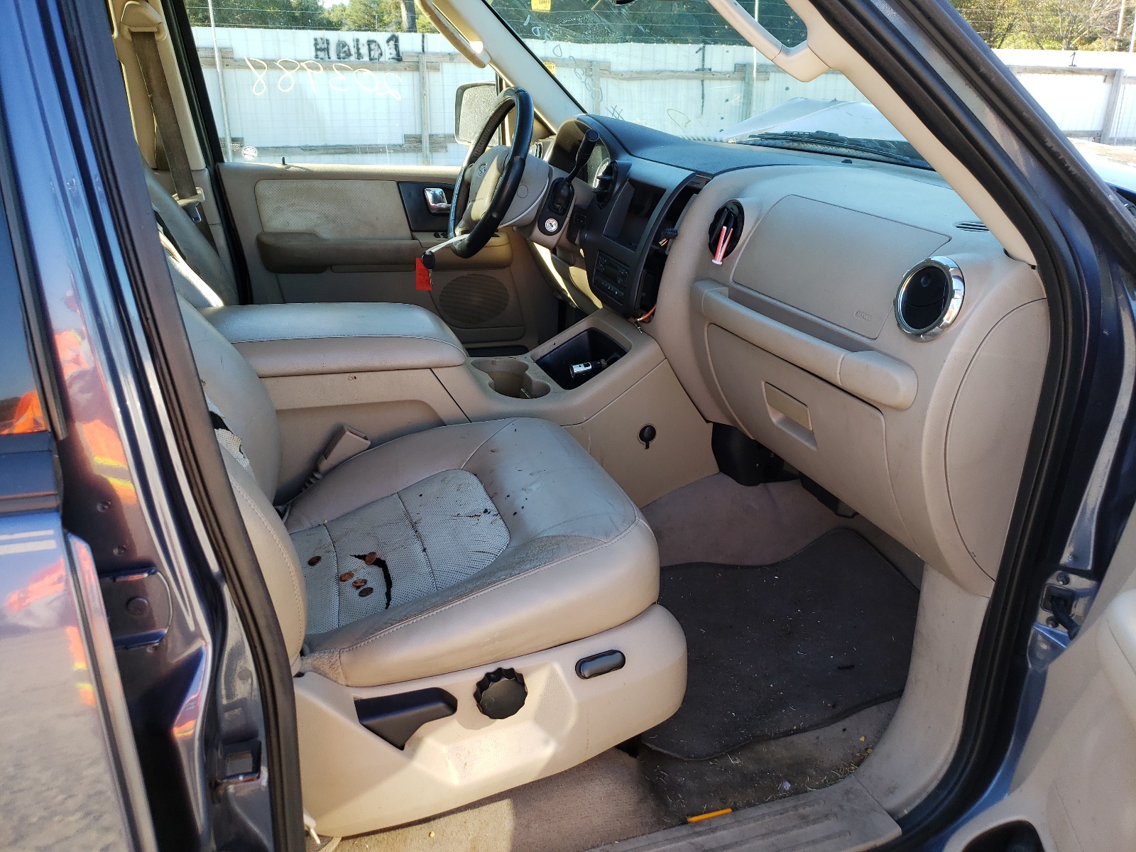 Photo 5 from auction – 2006 FORD EXPEDITION with VIN 1FMFU17546LA91816