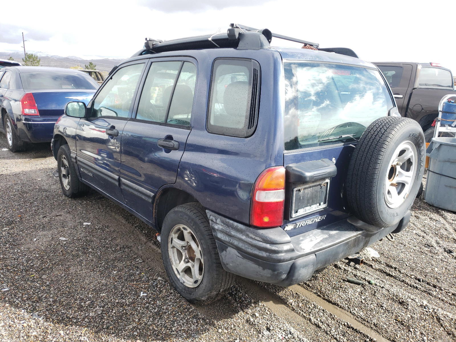 Photo 3 from auction – 2001 CHEVROLET TRACKER with VIN 2CNBJ13C716925431