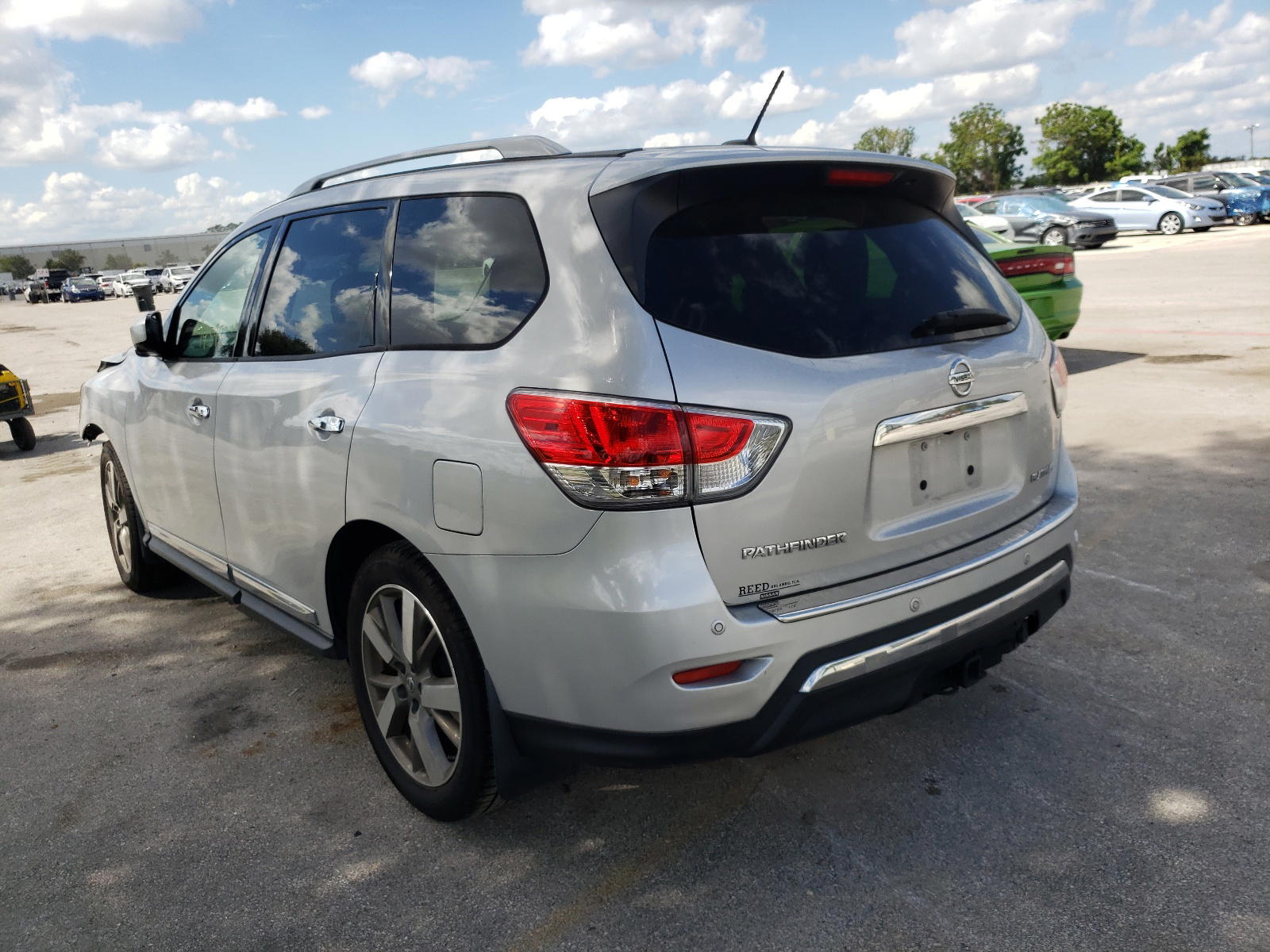 Photo 3 from auction – 2015 NISSAN PATHFINDER with VIN 5N1AR2MN9FC701117