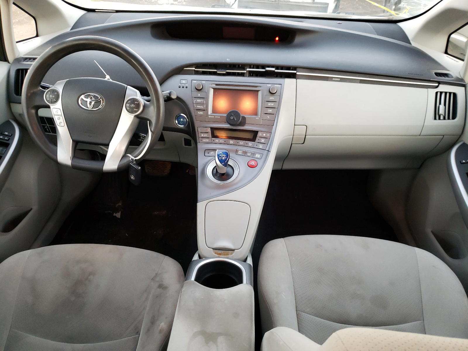 Photo 9 from auction – 2013 TOYOTA PRIUS with VIN JTDKN3DU7D0339854