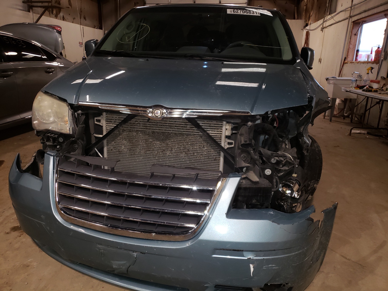 Photo 9 from auction – 2010 CHRYSLER TOWN & COU with VIN 2A4RR5D17AR348022