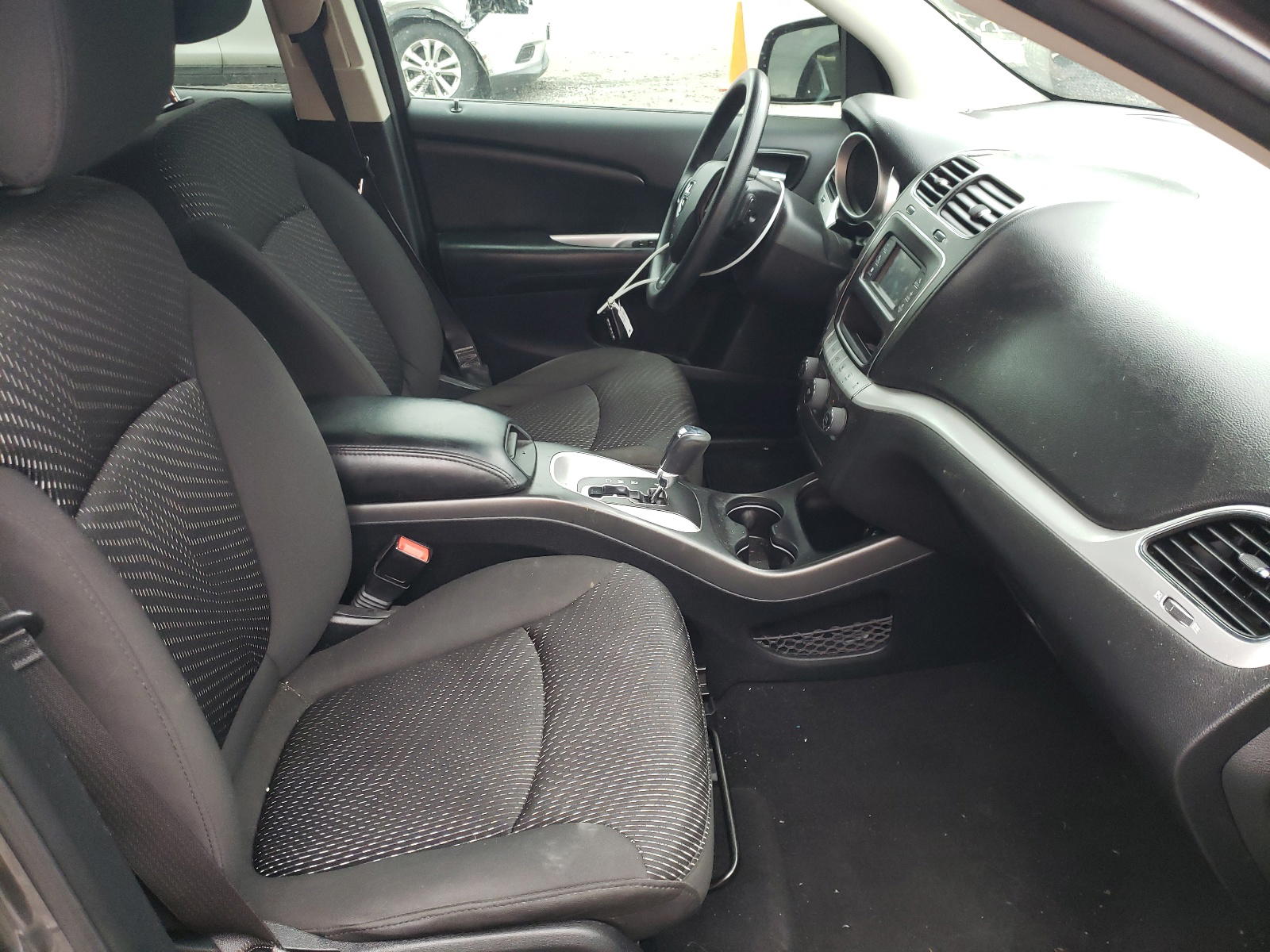 Photo 5 from auction – 2015 DODGE JOURNEY SE with VIN 3C4PDCAB2FT670682