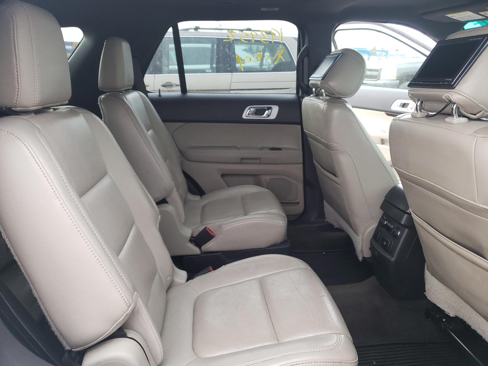 Photo 6 from auction – 2013 FORD EXPLORER L with VIN 1FM5K8F82DGA02692