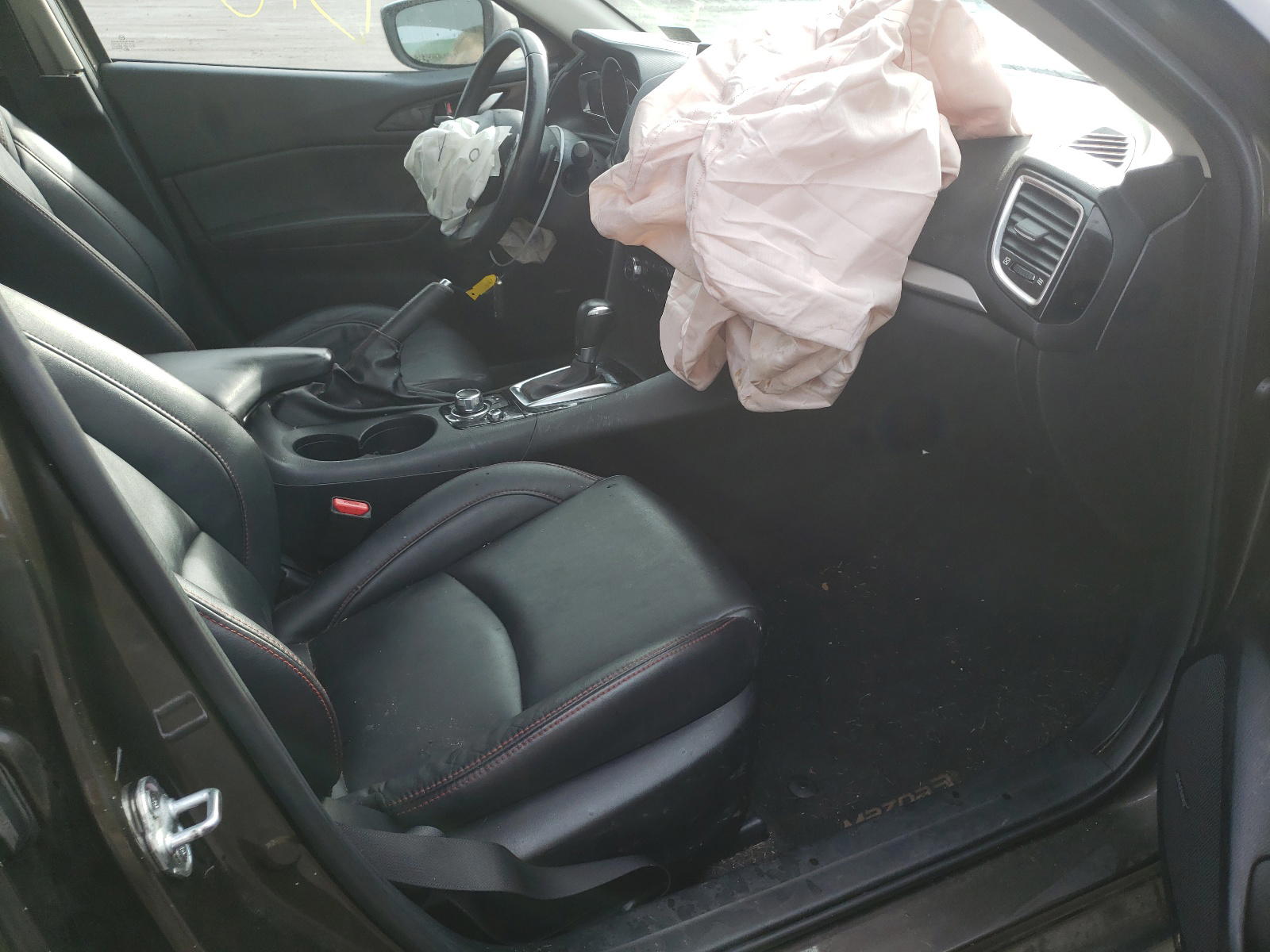Photo 5 from auction – 2014 MAZDA 3 TOURING with VIN JM1BM1V30E1111588