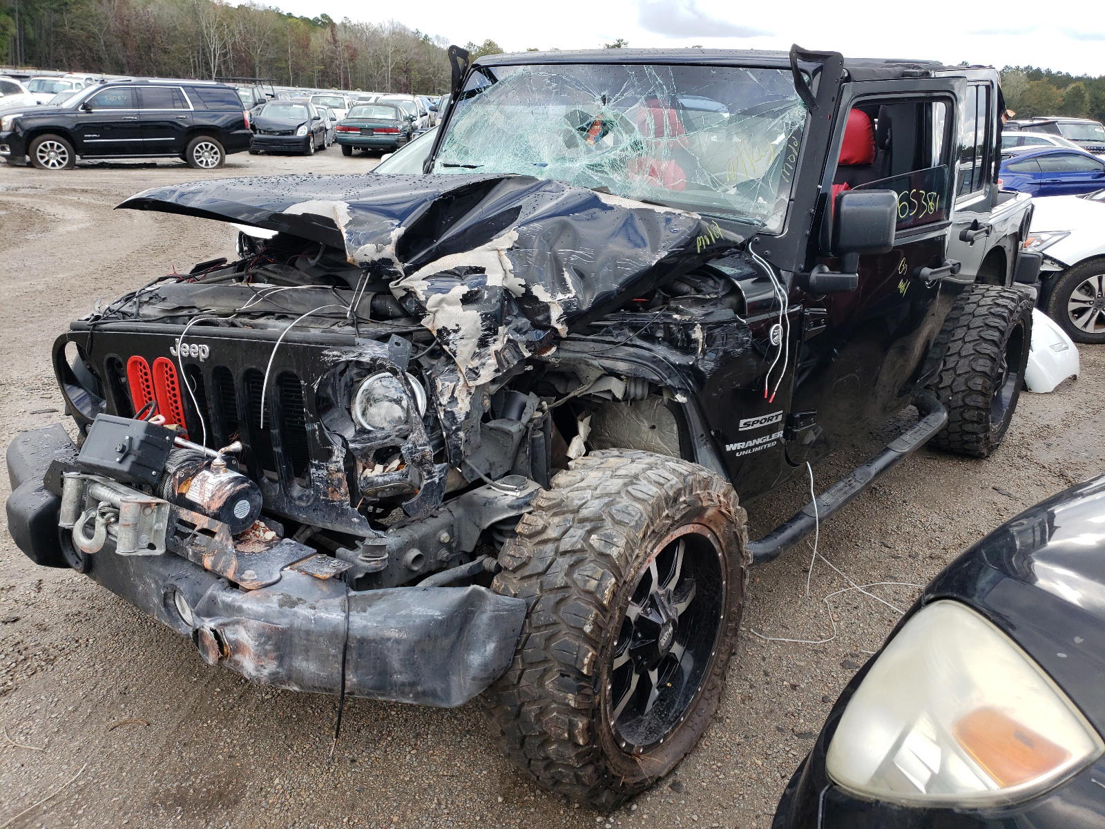 Photo 2 from auction – 2015 JEEP WRANGLER U with VIN 1C4BJWDG2FL502841