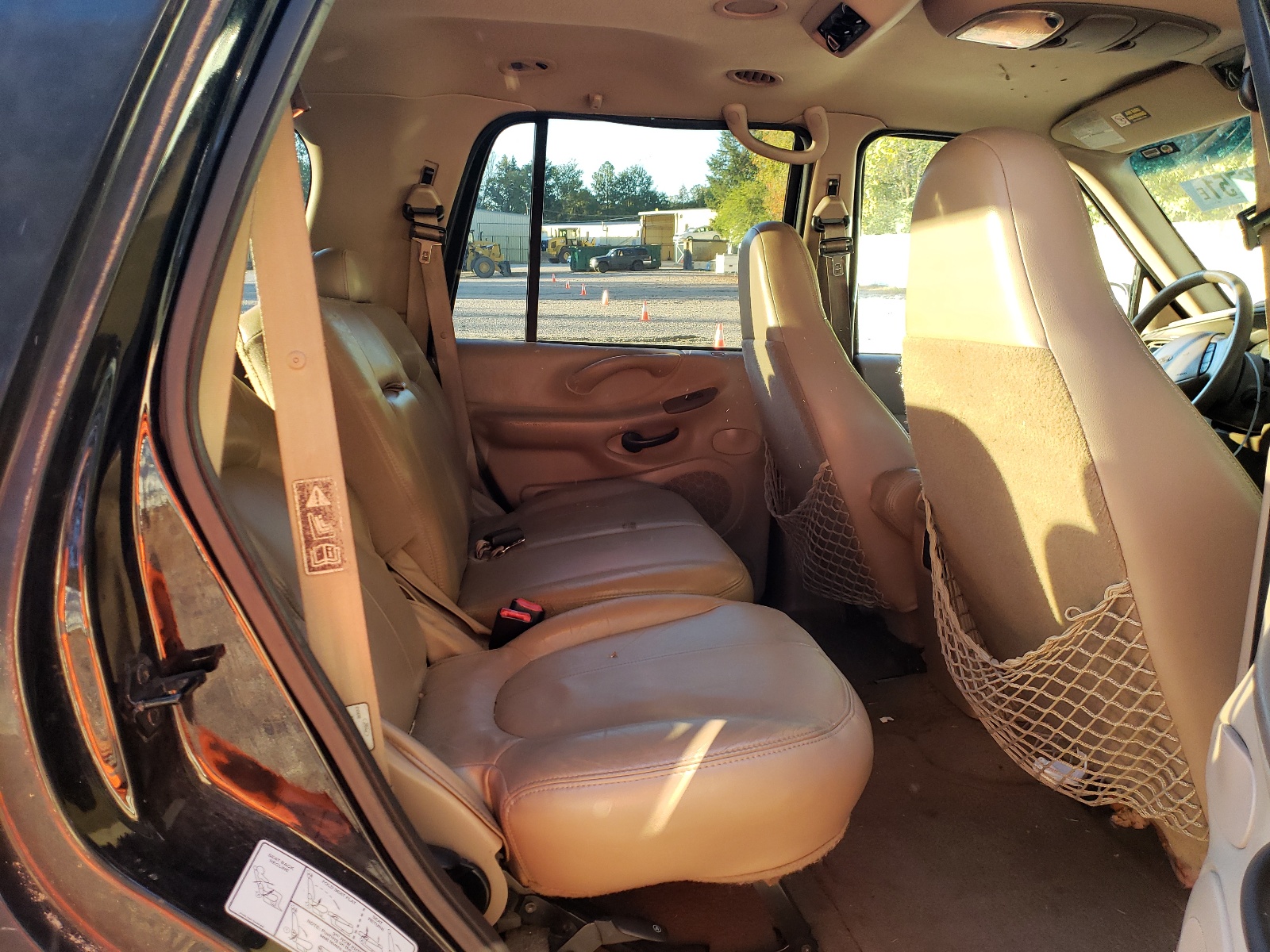 Photo 6 from auction – 1999 FORD EXPEDITION with VIN 1FMRU1866XLA66762