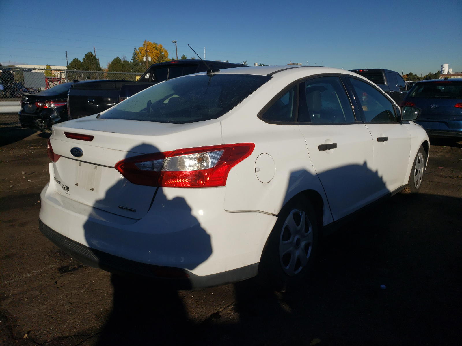 Photo 4 from auction – 2014 FORD FOCUS S with VIN 1FADP3E25EL194531