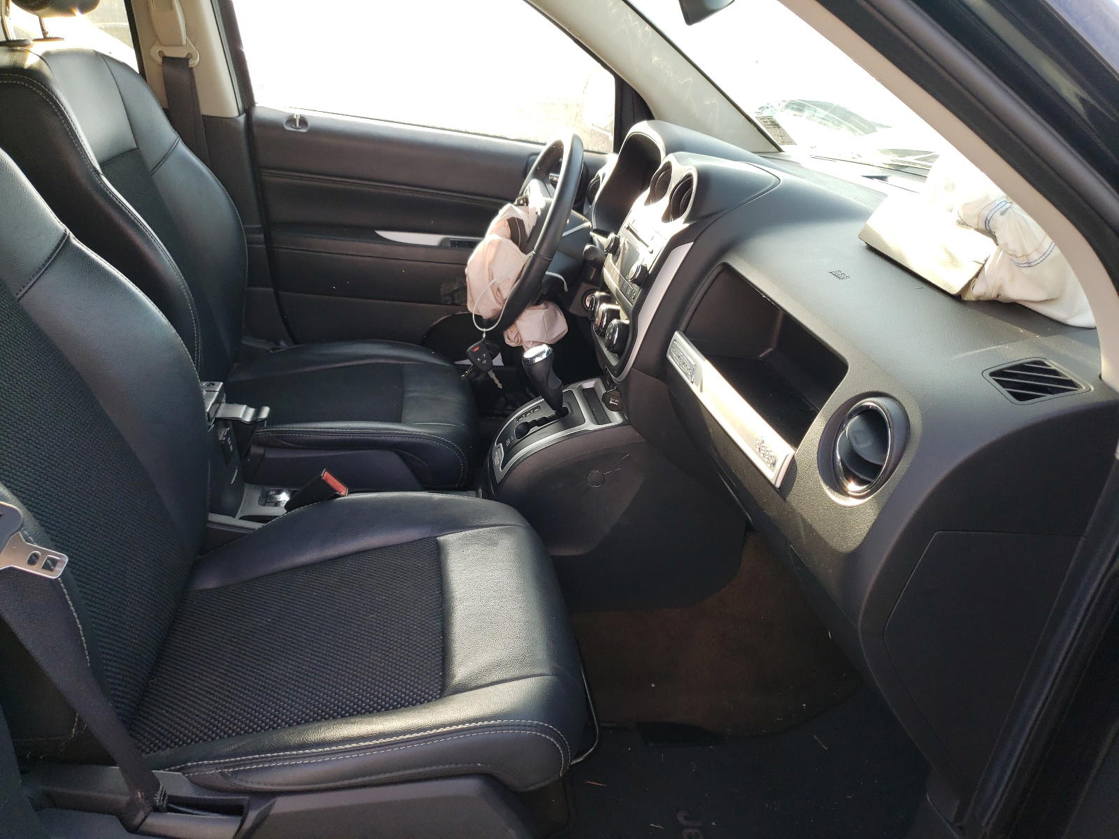 Photo 5 from auction – 2017 JEEP COMPASS LA with VIN 1C4NJDEB6HD107837
