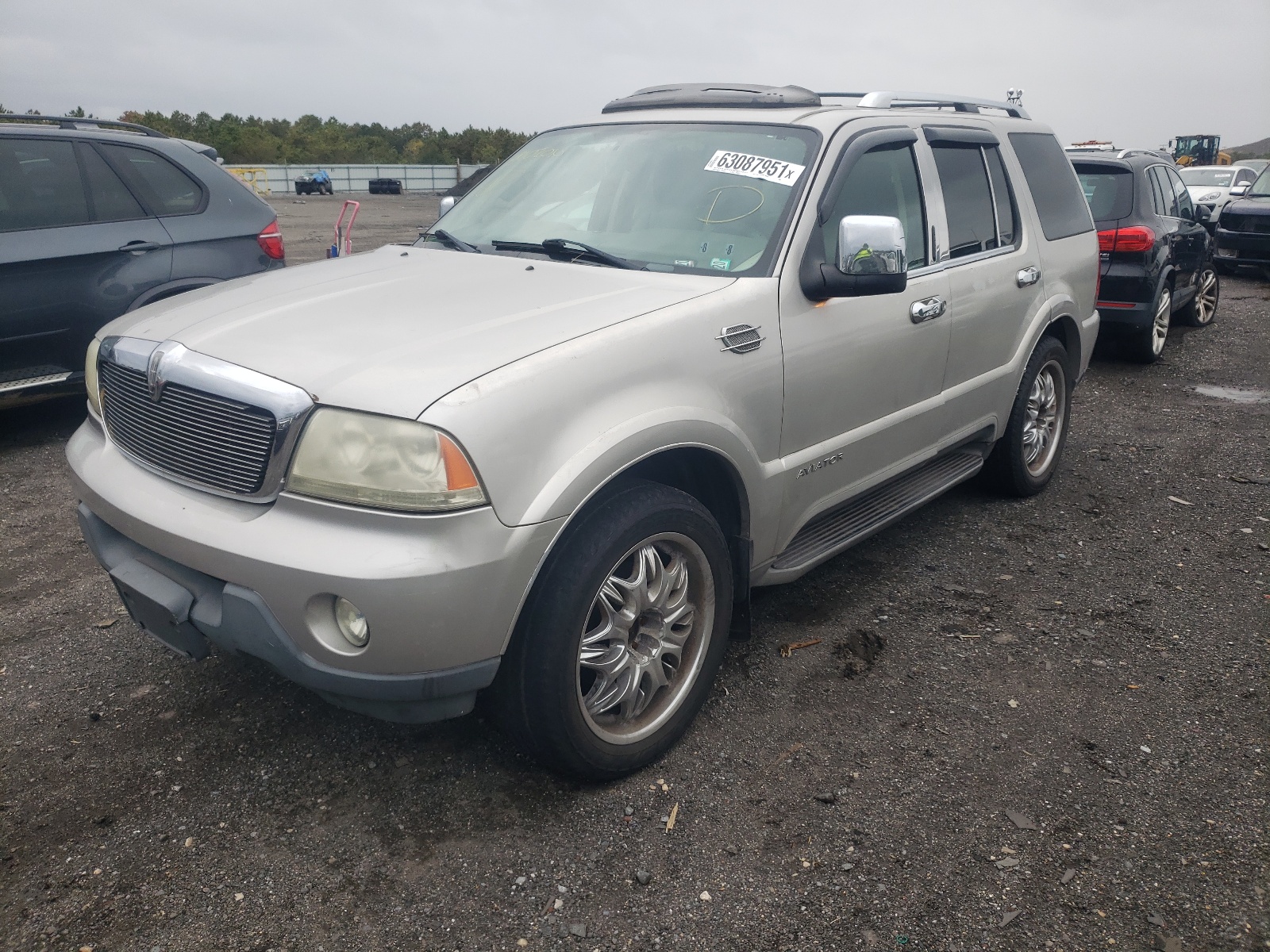Photo 2 from auction – 2003 LINCOLN AVIATOR with VIN 5LMEU78H33ZJ28657