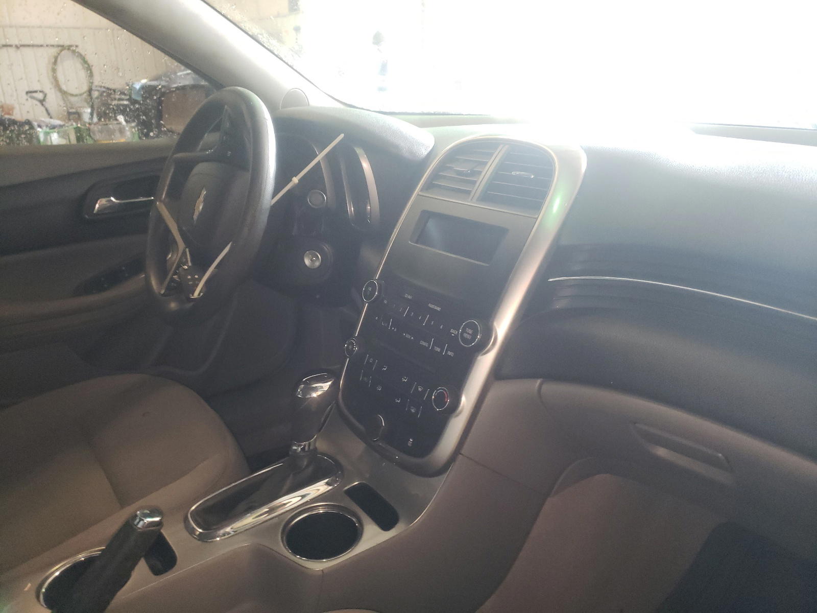 Photo 9 from auction – 2015 CHEVROLET MALIBU LS with VIN 1G11B5SL8FF136359