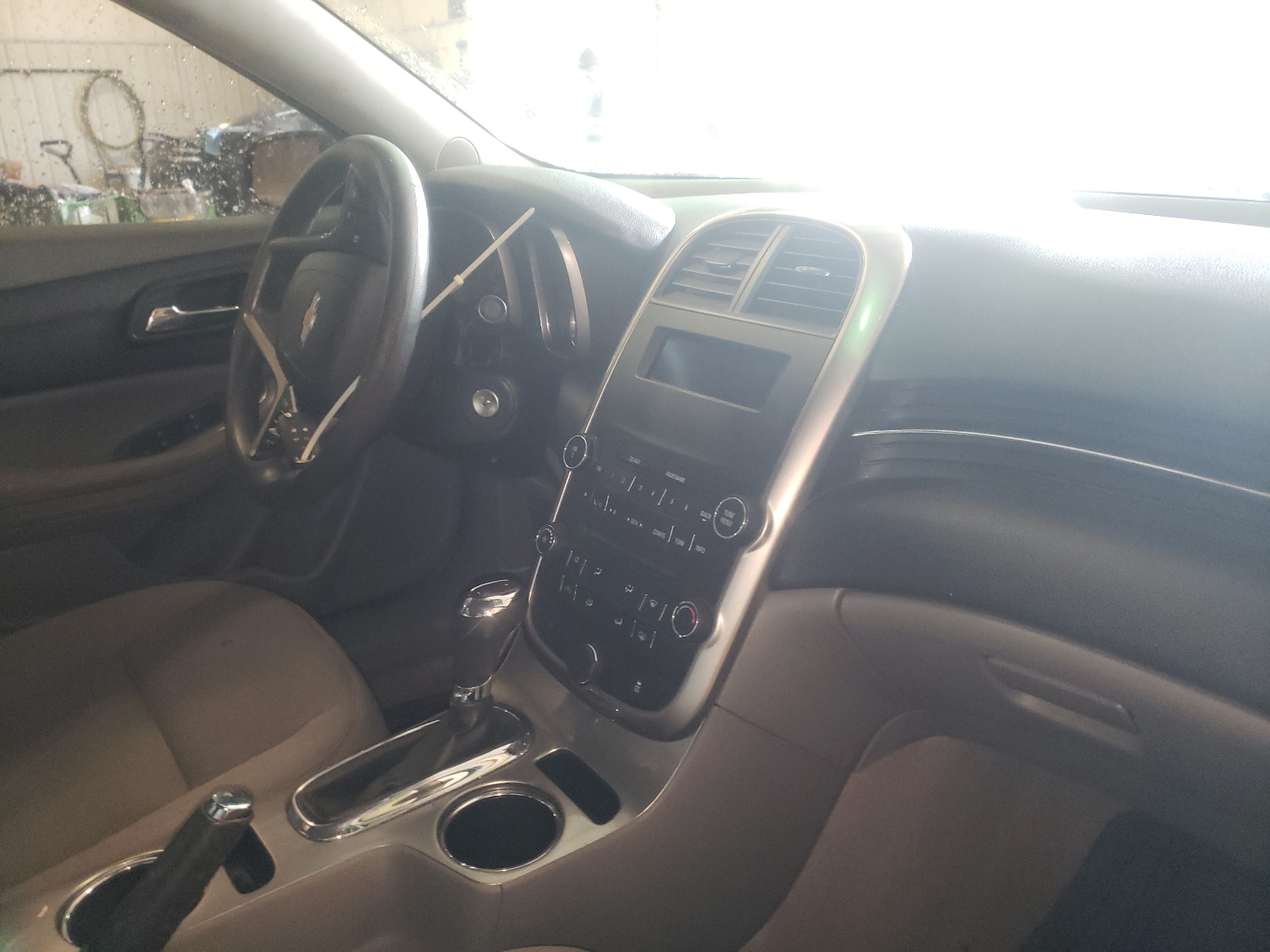 Zdjęcie 9 z aukcji – 2015 CHEVROLET MALIBU LS z VIN 1G11B5SL8FF136359