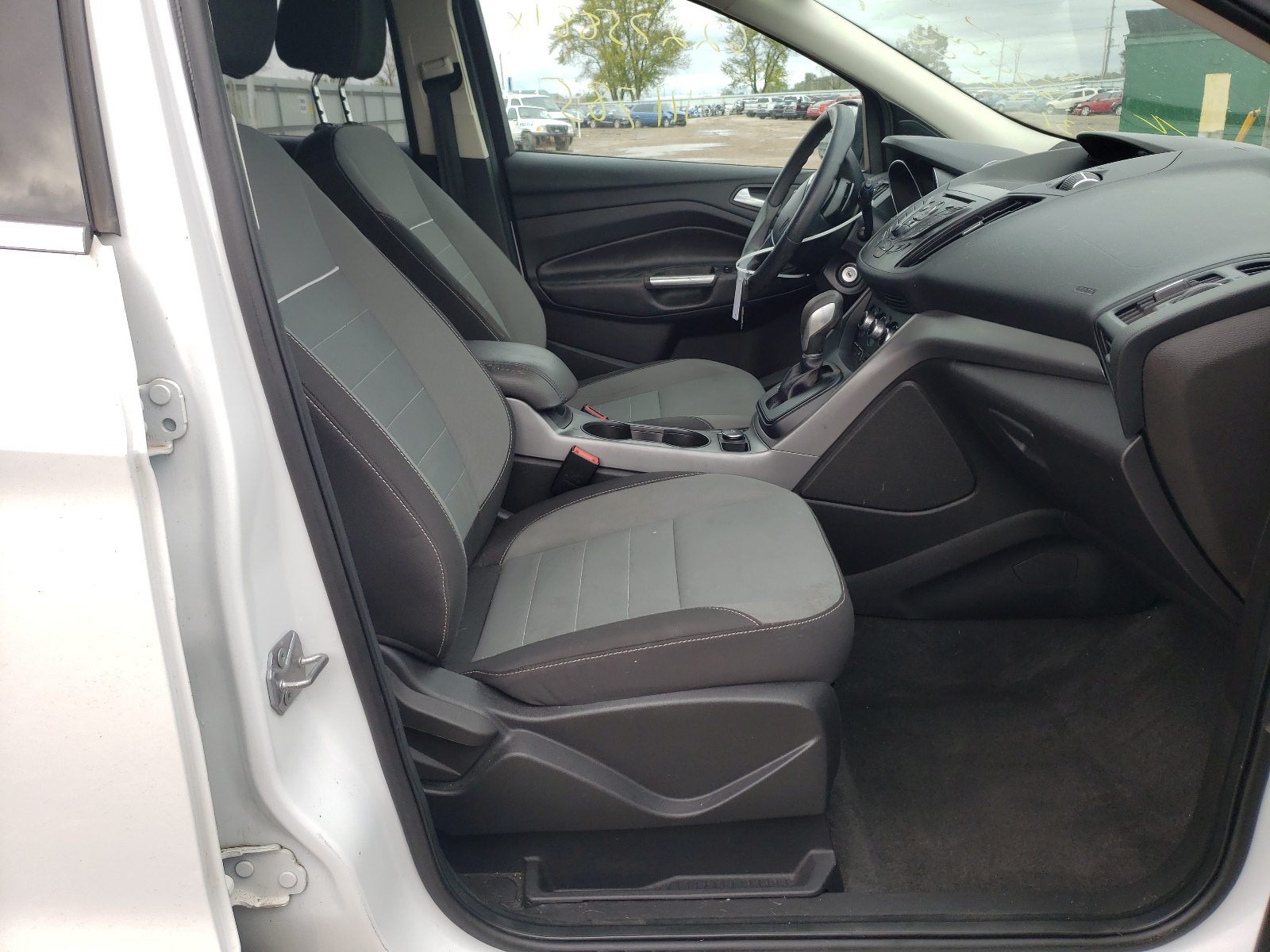 Photo 5 from auction – 2014 FORD ESCAPE SE with VIN 1FMCU9GX7EUC02631