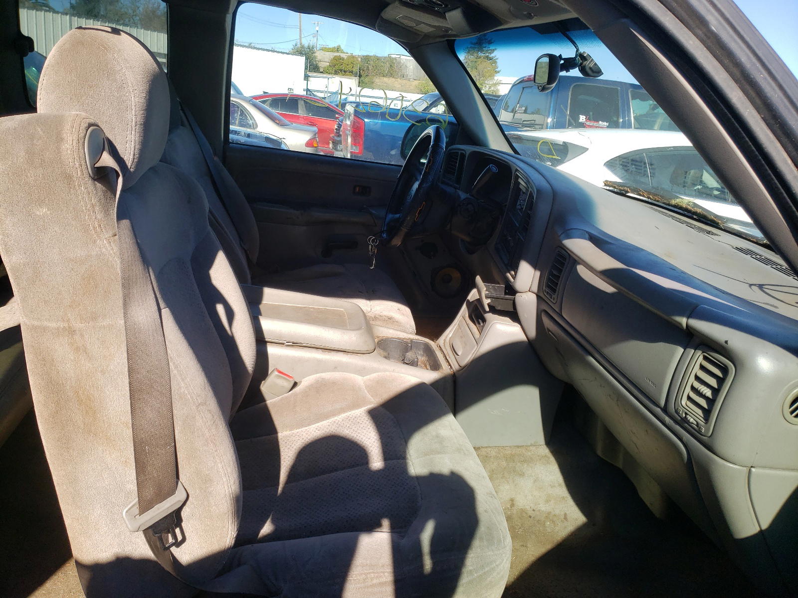 Photo 5 from auction – 2000 CHEVROLET silverado with VIN 2GCEC19T7Y1325826