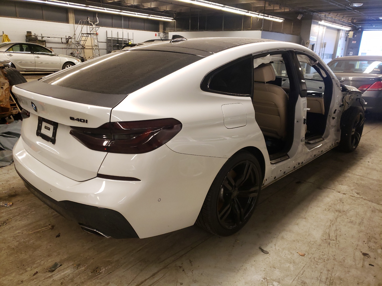 Photo 4 from auction – 2018 BMW 640 XIGT with VIN WBAJV6C51JBC99858