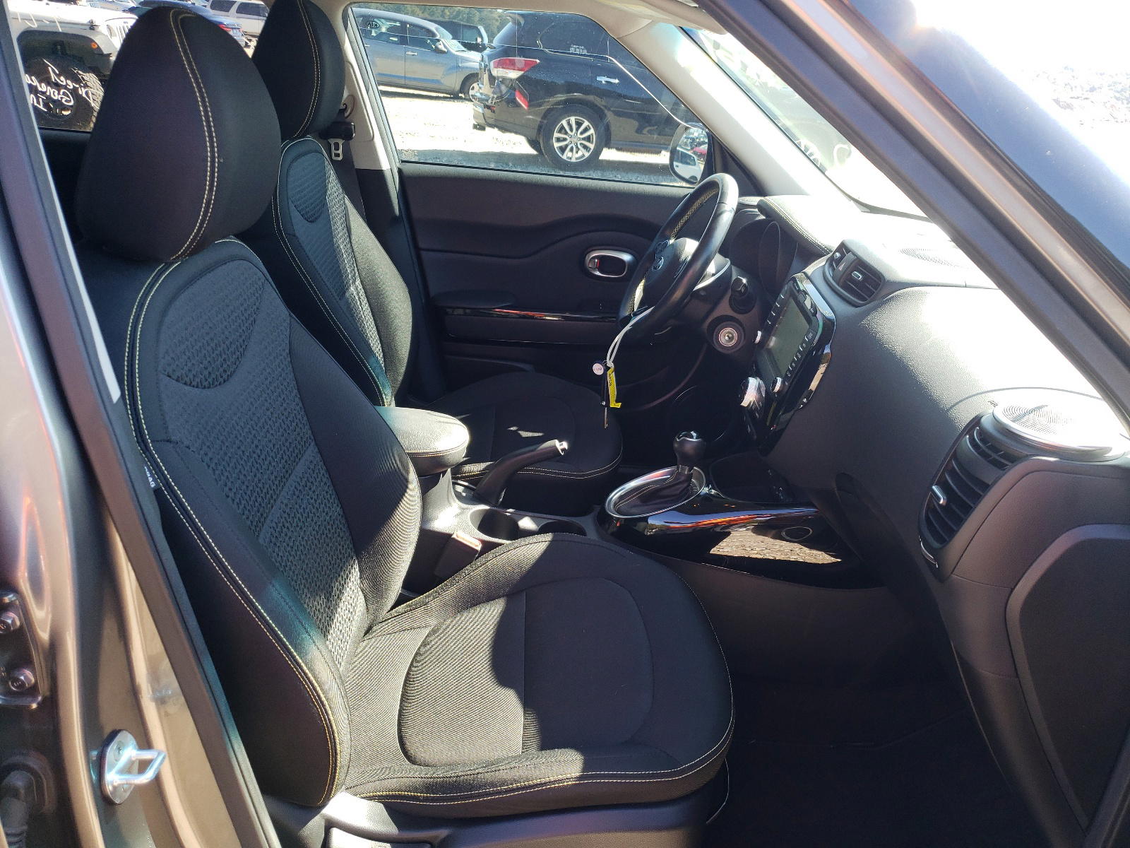 Photo 5 from auction – 2016 KIA SOUL with VIN KNDJP3A59G7332256