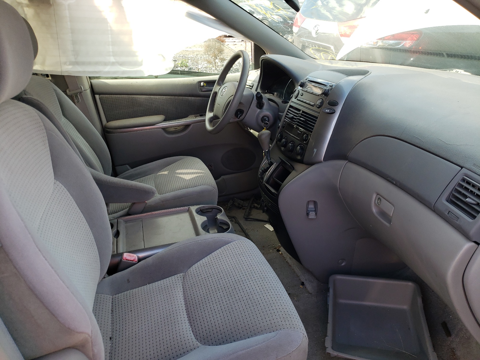 Photo 5 from auction – 2006 TOYOTA SIENNA CE with VIN 5TDZA23C86S425364