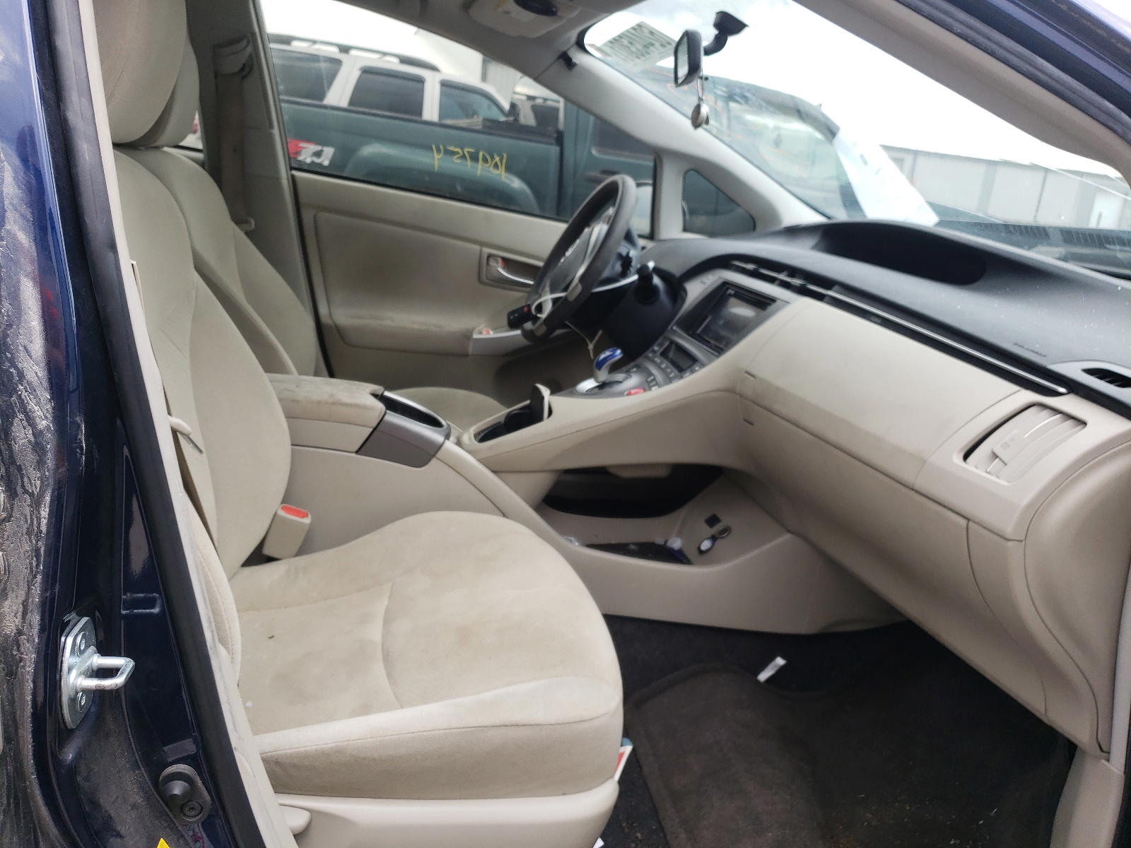 Photo 5 from auction – 2015 TOYOTA PRIUS with VIN JTDKN3DU4F0405246