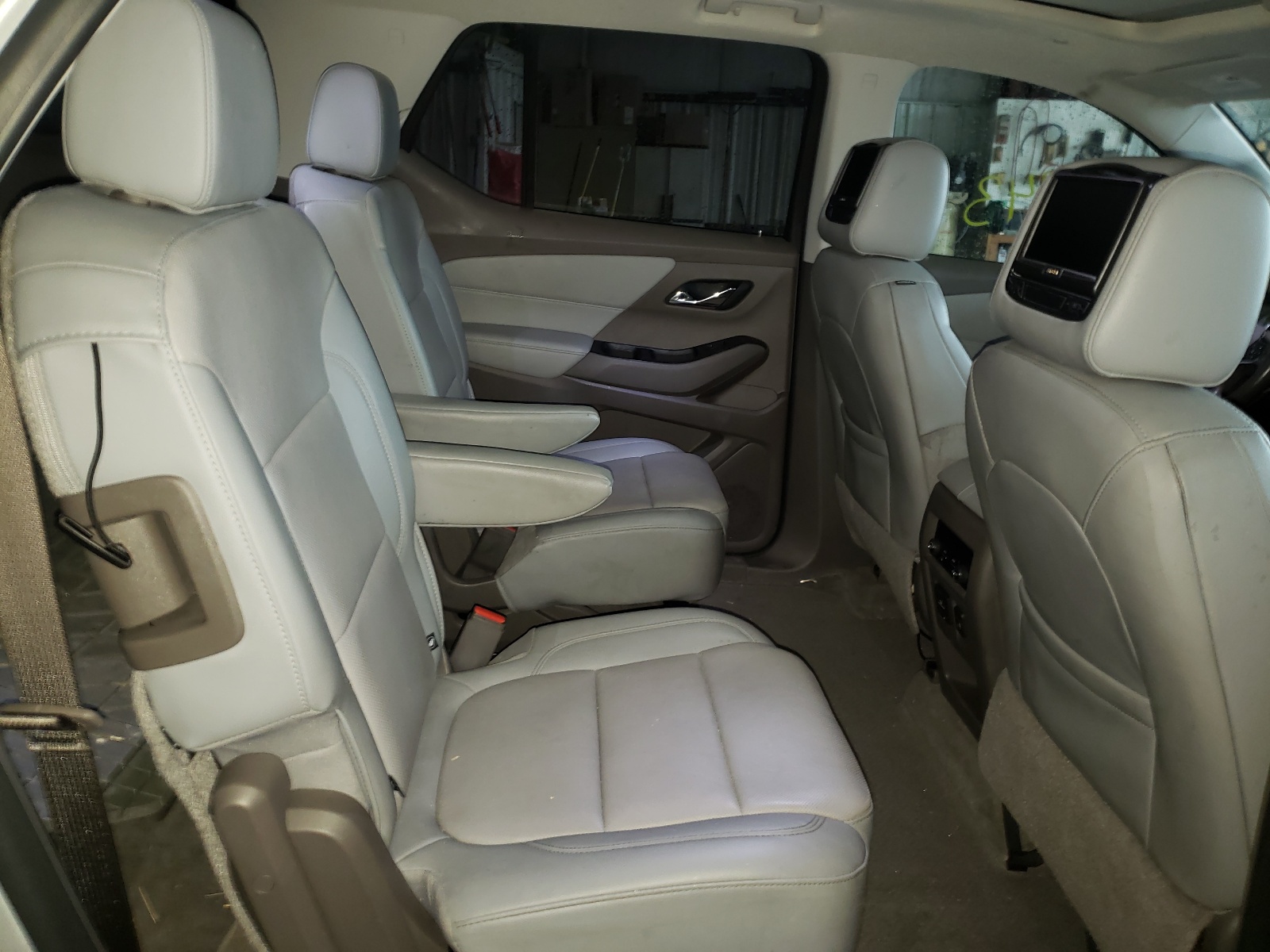 Photo 6 from auction – 2019 CHEVROLET TRAVERSE with VIN 1GNERKKW7KJ207675
