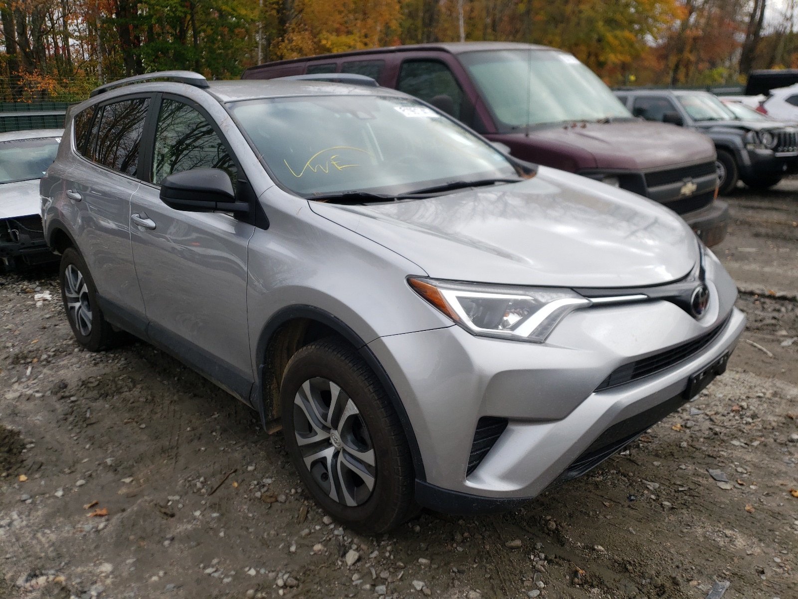 Photo 1 from auction – 2018 TOYOTA RAV4 LE with VIN JTMBFREV0JJ260023