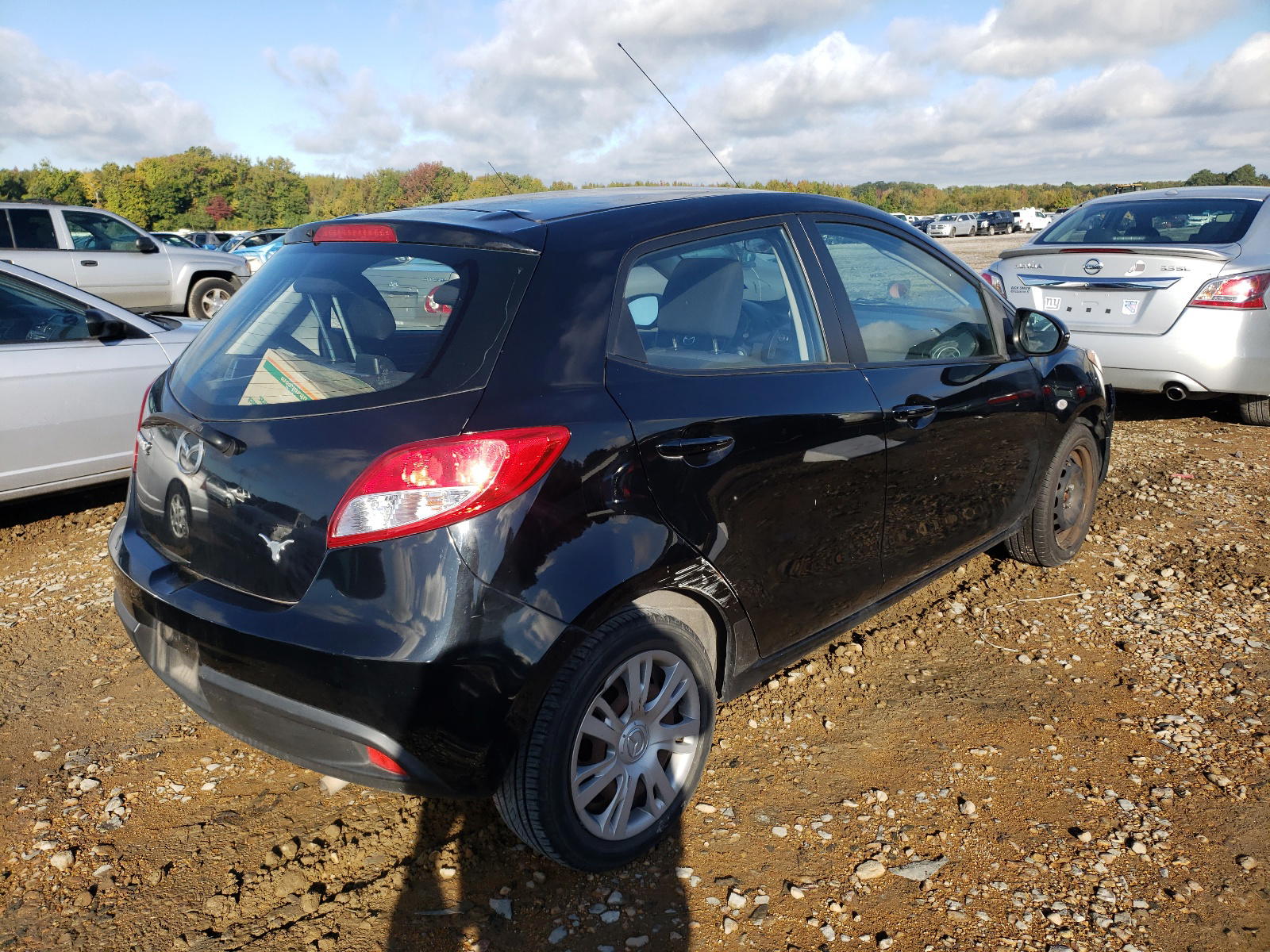 Photo 4 from auction – 2011 MAZDA MAZDA2 with VIN JM1DE1HY7B0125616
