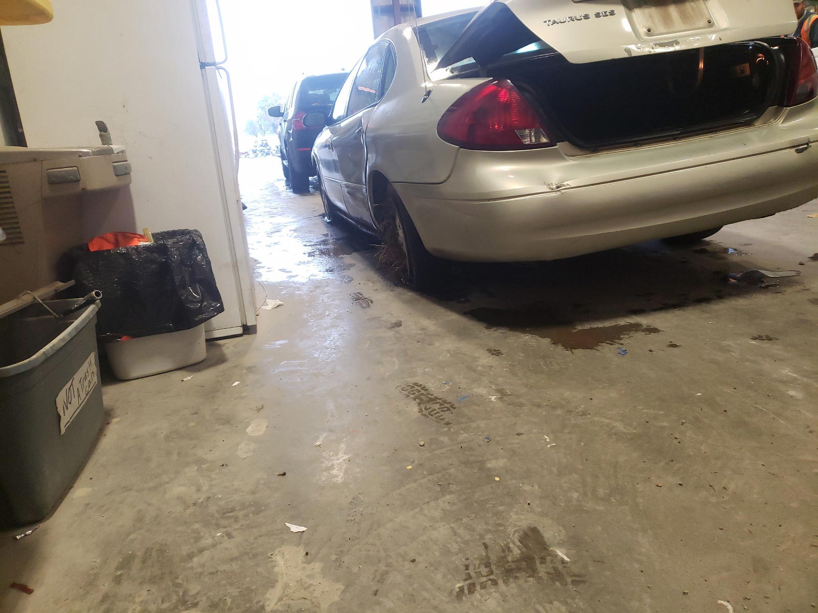 Photo 3 from auction – 2003 FORD TAURUS SES with VIN 1FAFP55S23A121405