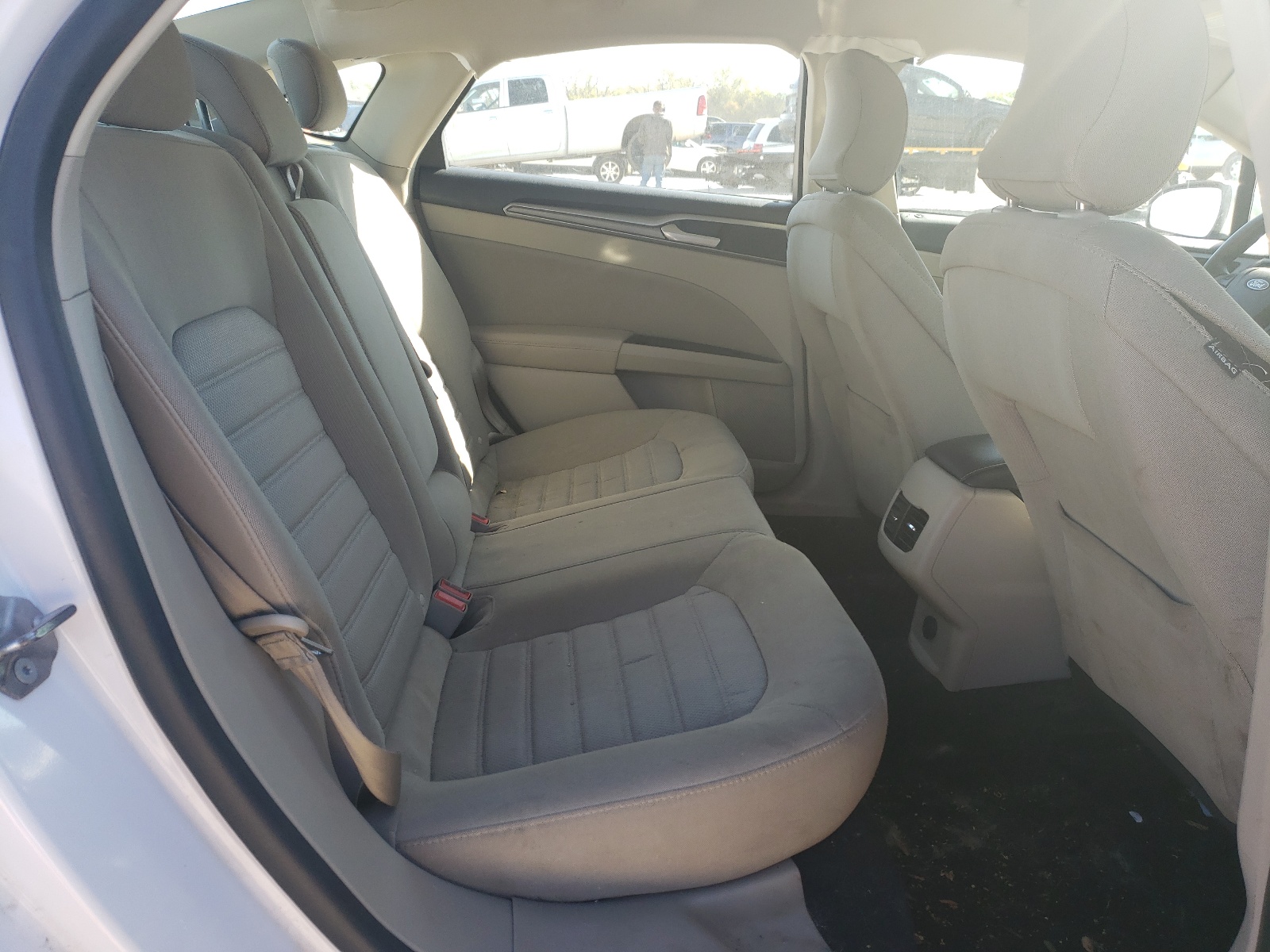 Photo 6 from auction – 2019 FORD FUSION SE with VIN 3FA6P0LU9KR242945