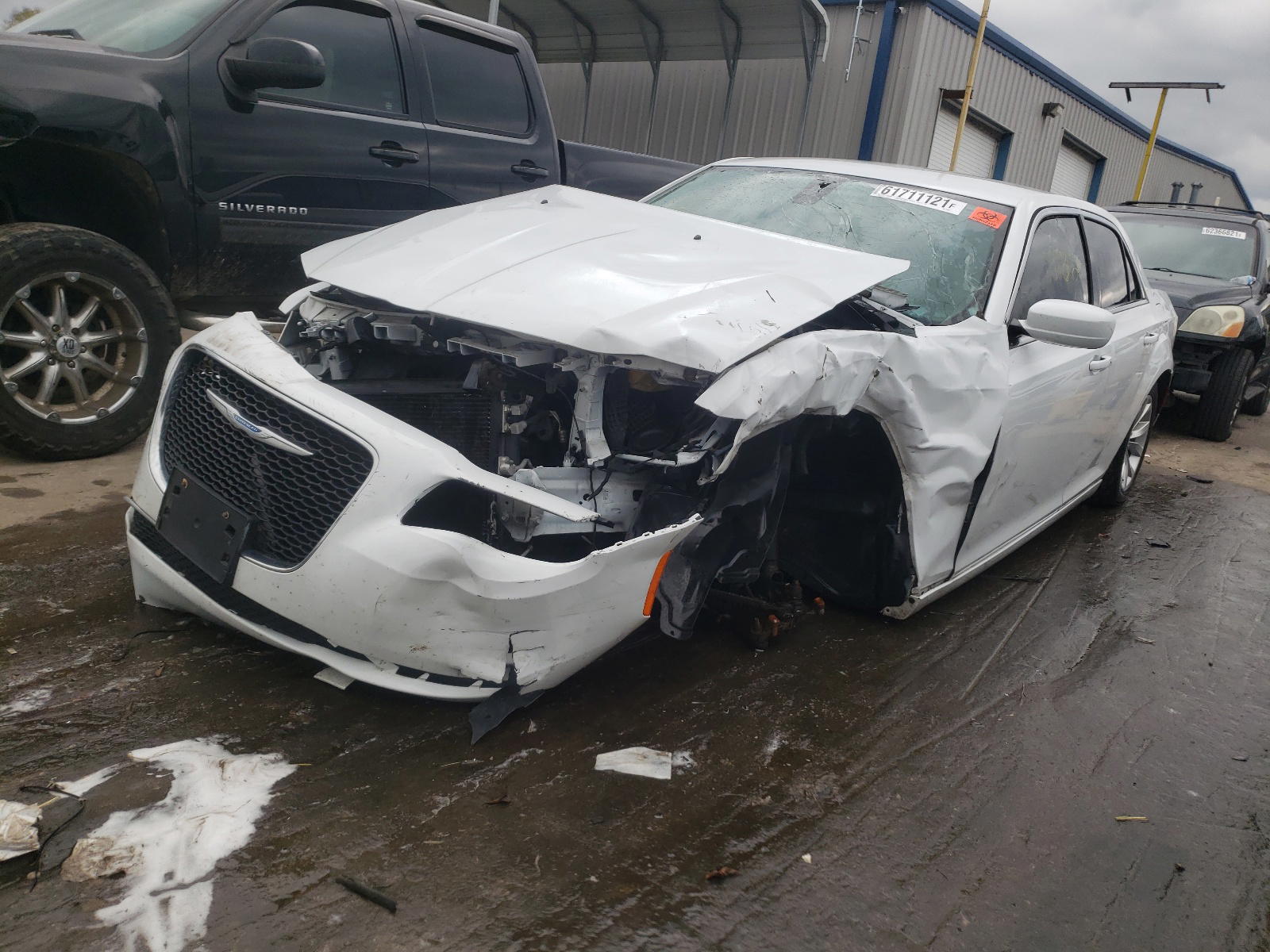 Photo 2 from auction – 2015 CHRYSLER 300 LIMITE with VIN 2C3CCAAG3FH743055