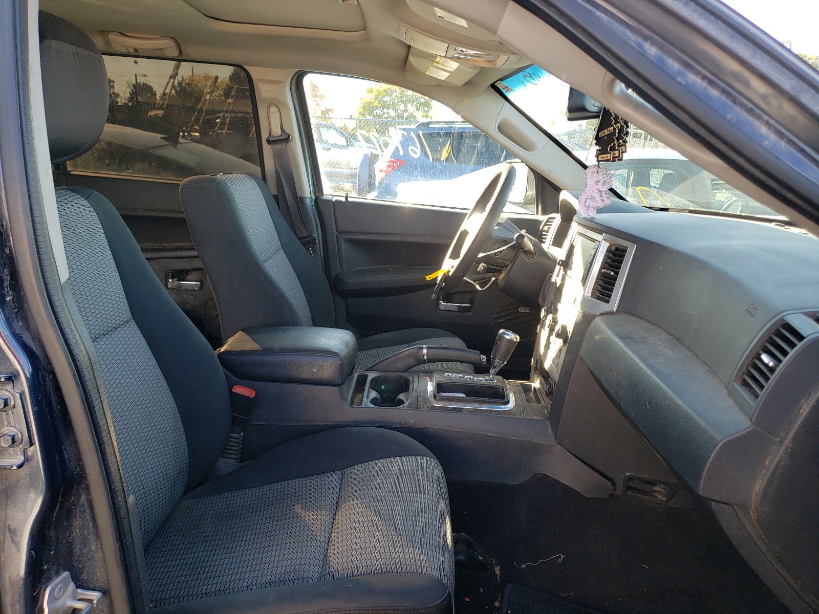 Photo 5 from auction – 2010 JEEP GRAND CHER with VIN 1J4PR4GK5AC128411