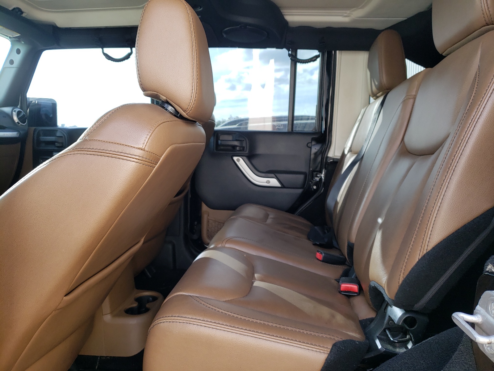صورة رقم 6 من المزاد - 2014 JEEP UK مع VIN 1C4BJWEG0EL188541